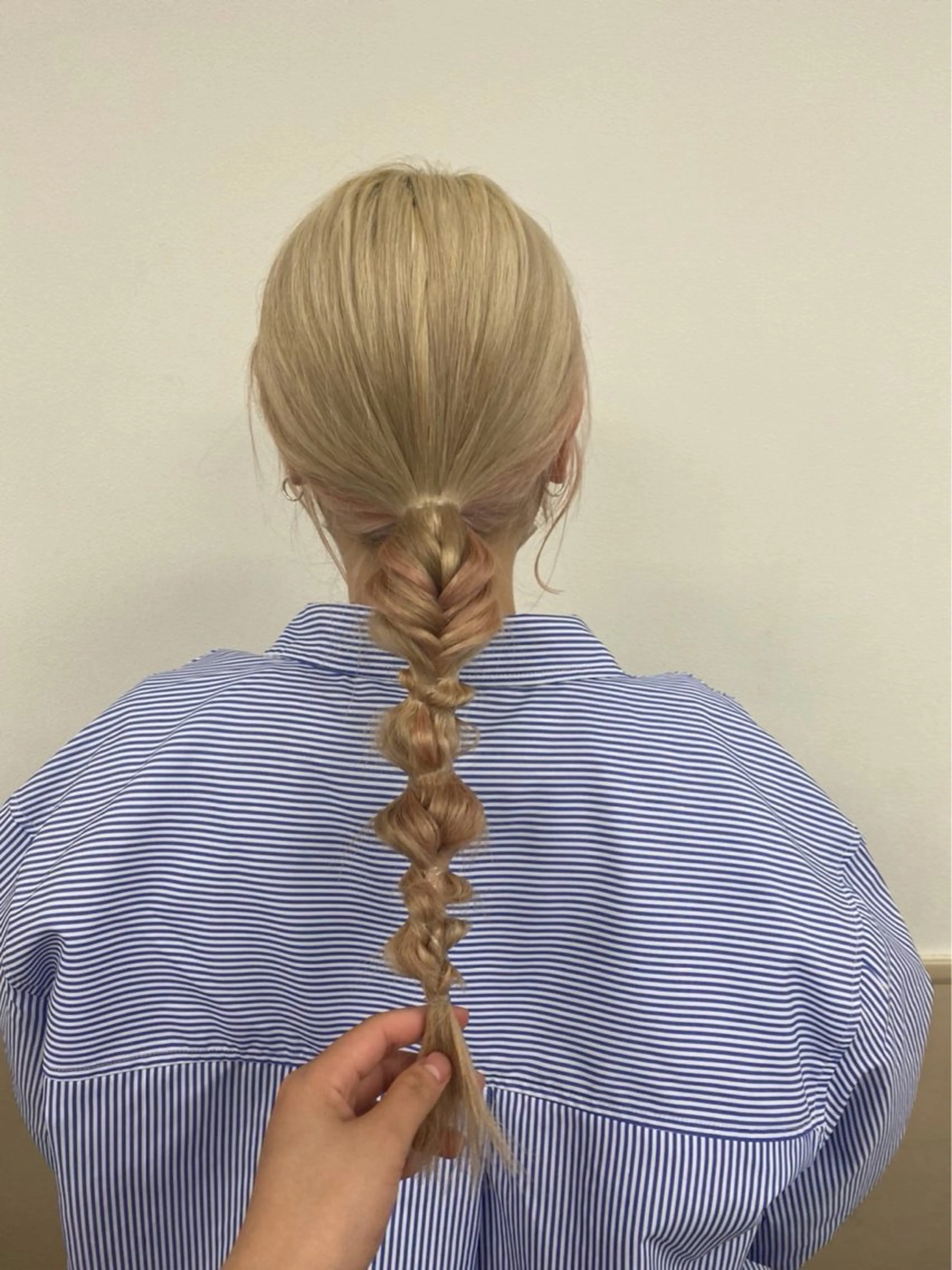 セミロング ヘアアレンジ [lani ] konatsuのヘアスタイル