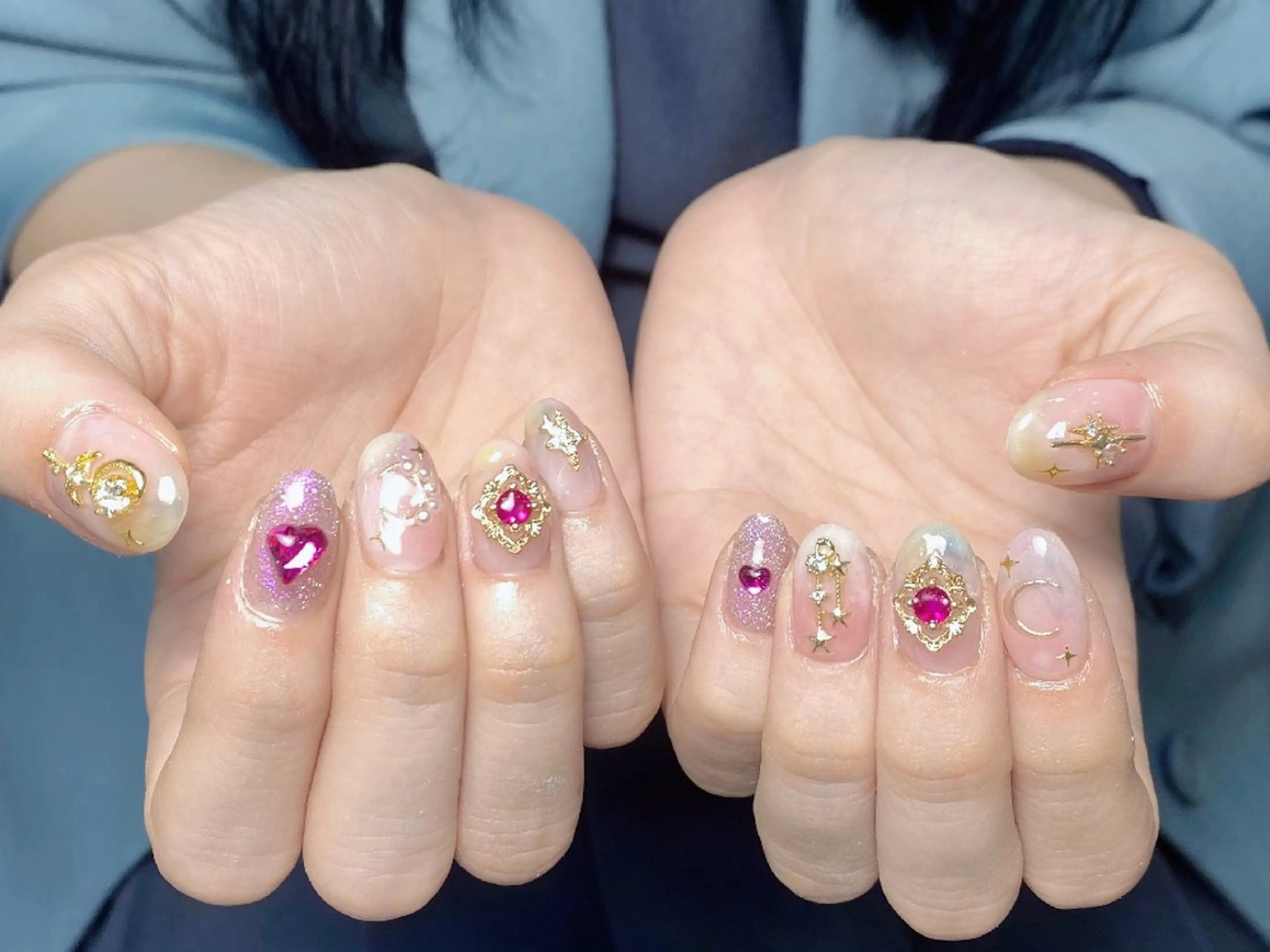 ネイル チークネイル 長さ出し フレンチネイル ジェルネイル キラキラネイル ハンドネイル UM Nail Salonのネイルデザイン