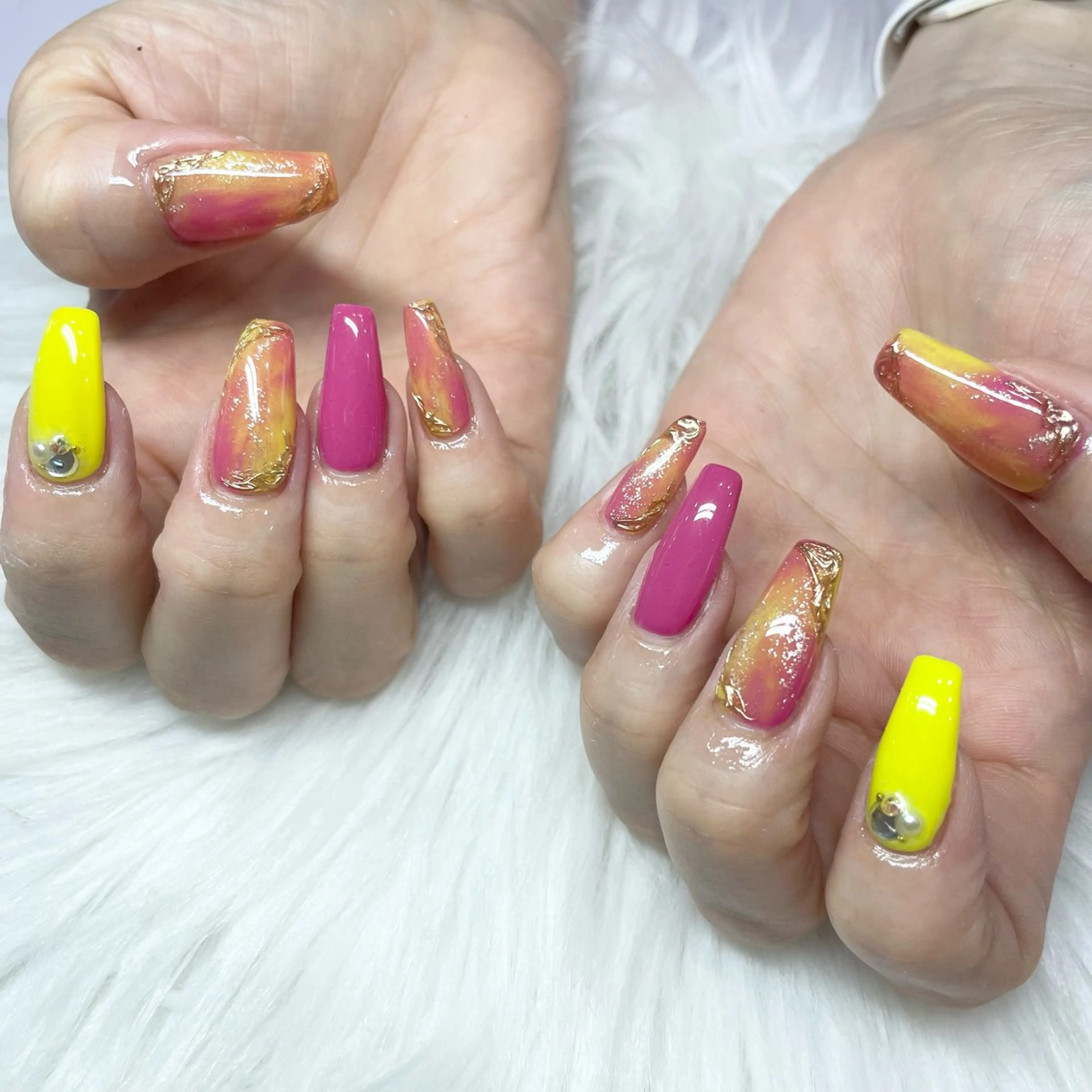 ロング ハンドネイル -Rien- プライベートサロンのネイルデザイン
