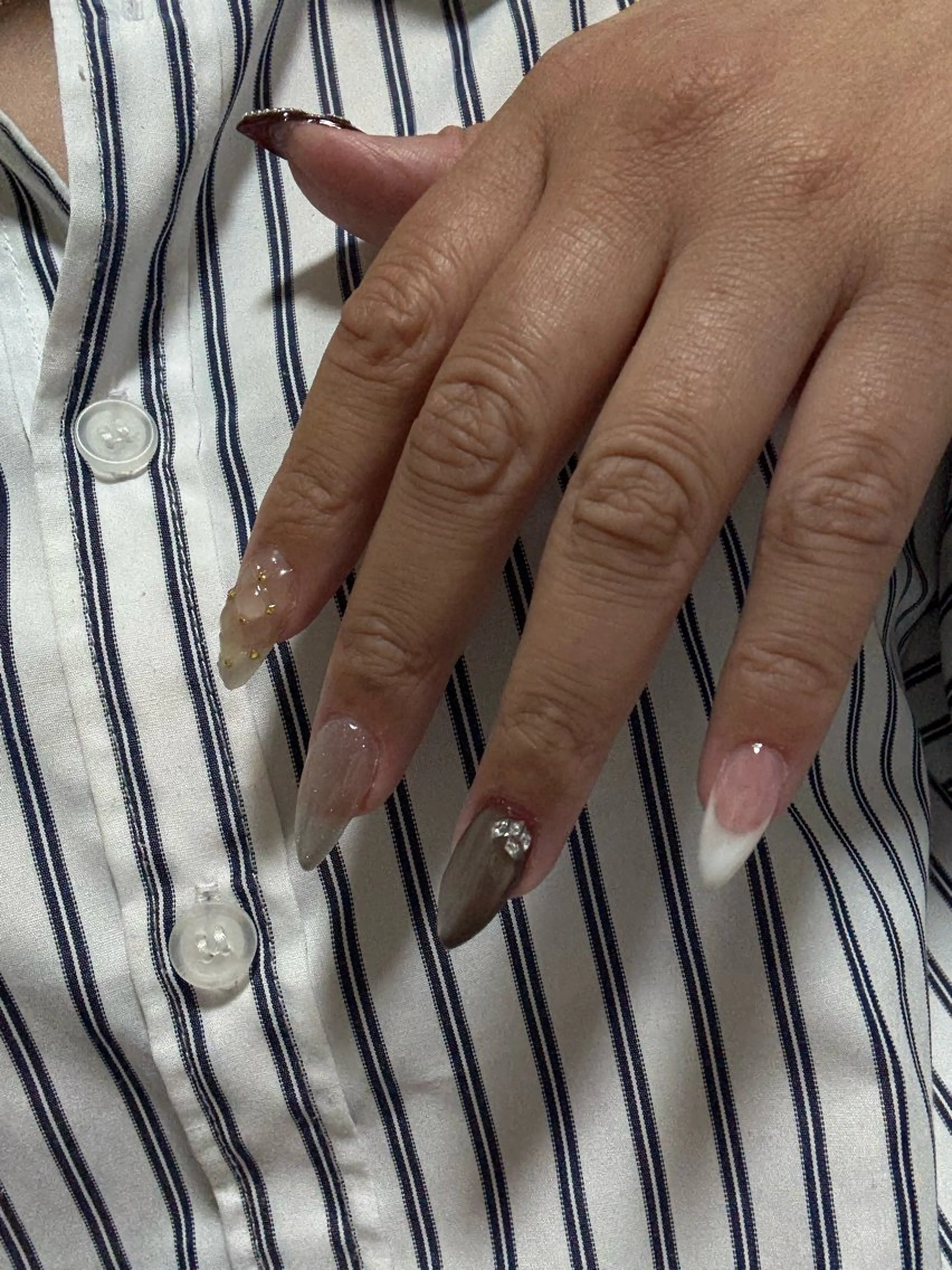 ネイル フレンチネイル ラメ(グリッター) マグネットネイル ニュアンスネイル ツイードネイル ハンドネイル ネイルサロン Roiのネイルデザイン