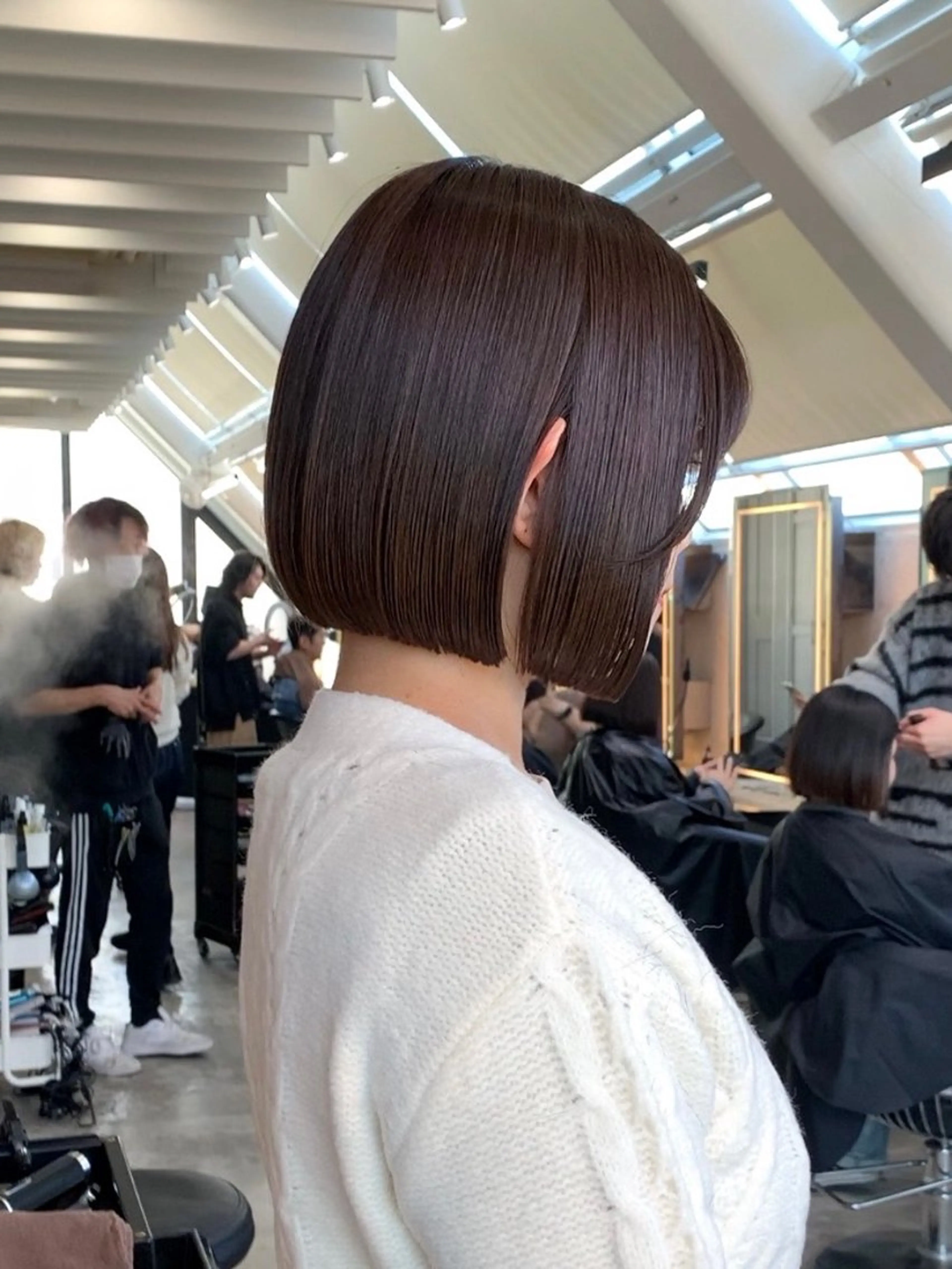 ショート カラー 切りっぱなしボブ 前下がりボブ ショートボブ ブリーチ ブリーチなしカラー カット ヘアカラー 縮毛矯正 トリートメント 伊 杏のヘアスタイル