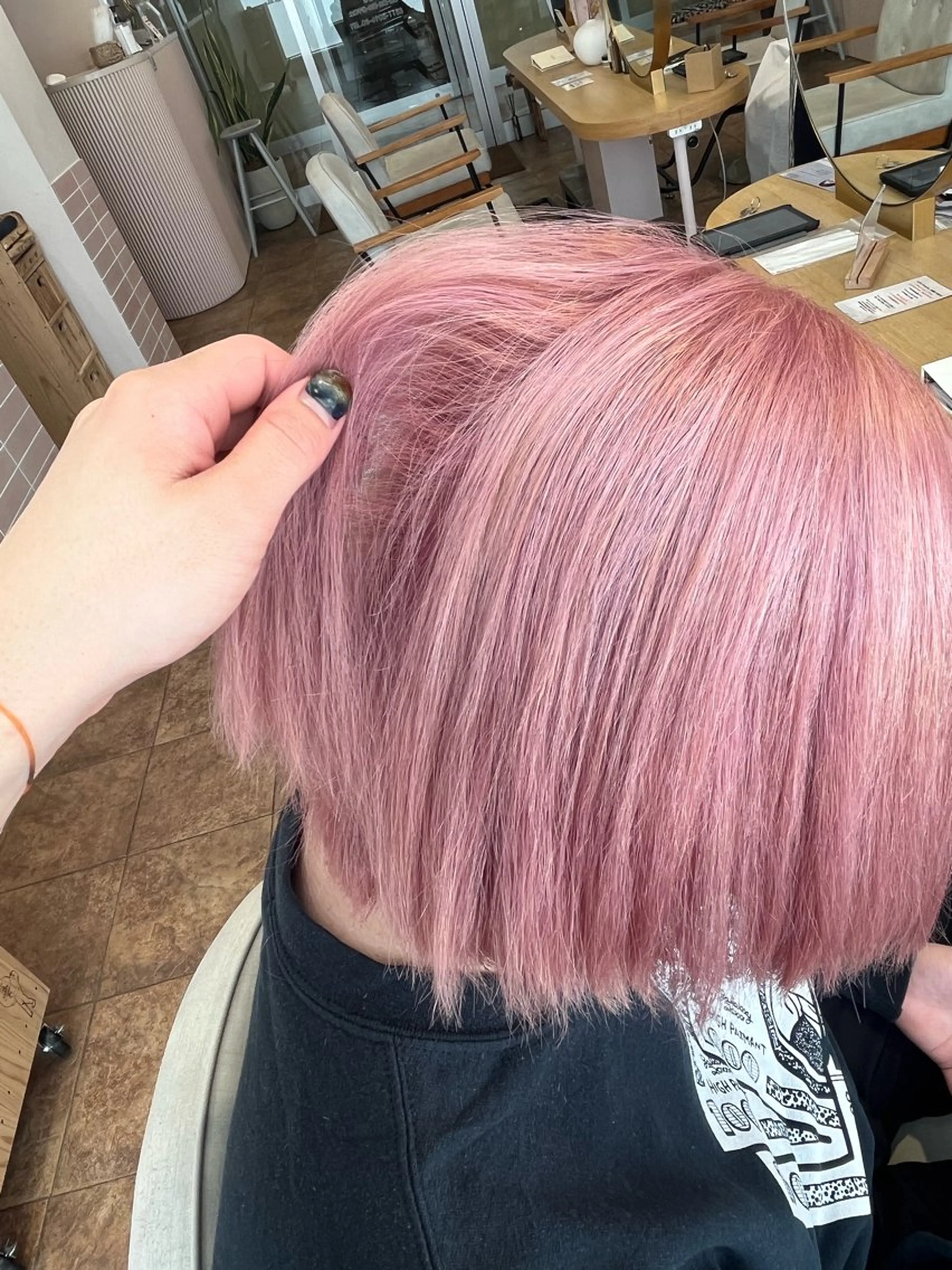 セミロング カラー ピンクカラー ヘアカラー トリートメント 北村 優斗のヘアスタイル