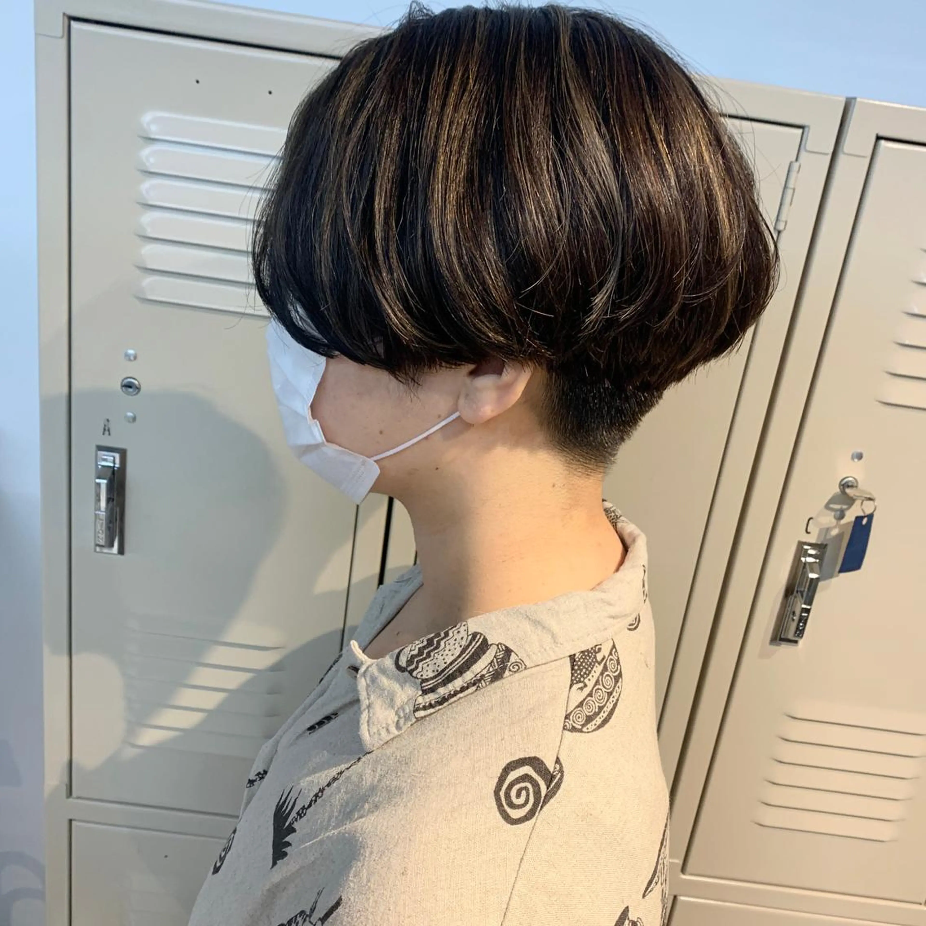 ショート カラー ハッシュカット/ハイ トーン/MANAMIのヘアスタイル