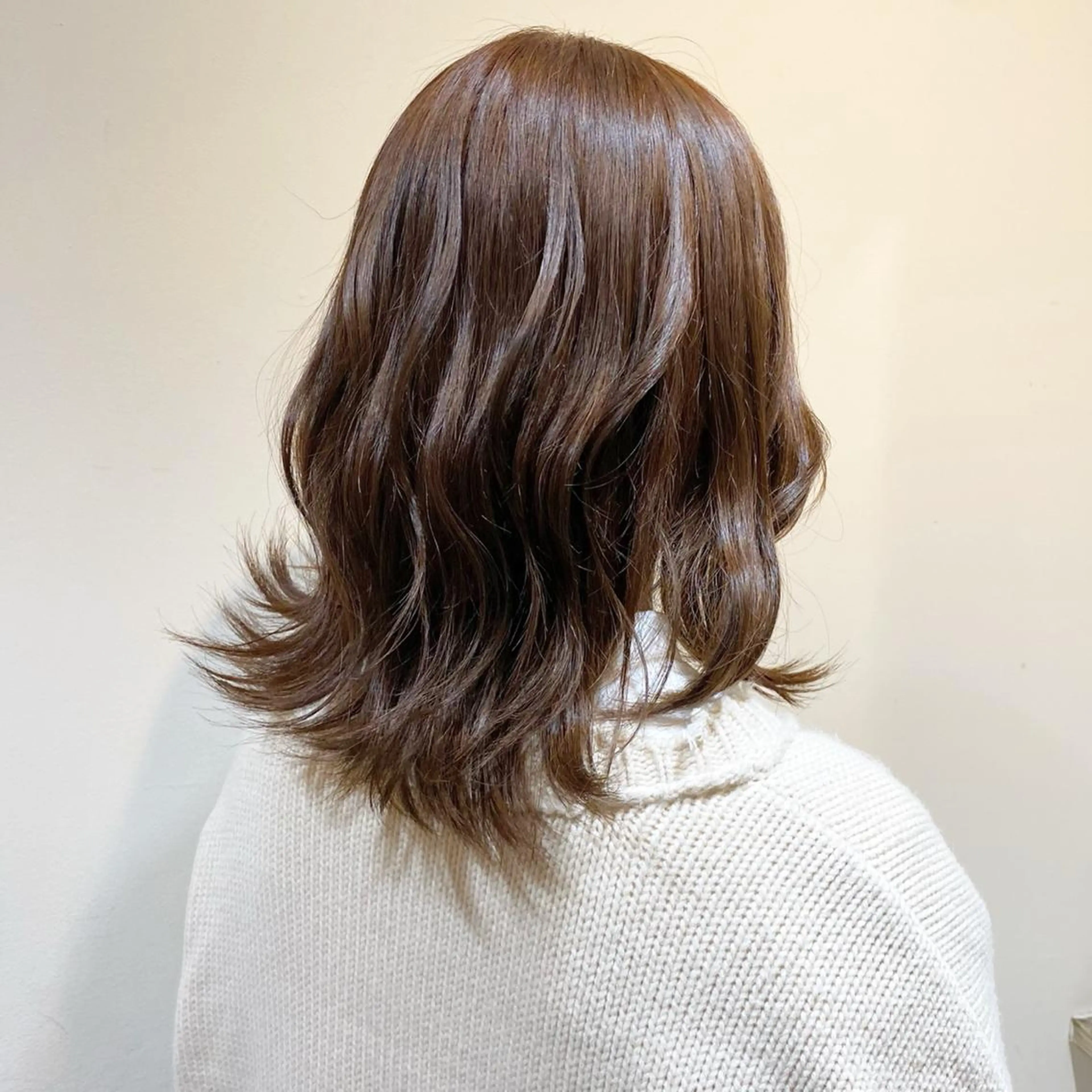 ミディアム カラー ヘアアレンジ ブラウンカラー オレンジ オレンジブラウン 伊藤 玲衣のヘアスタイル