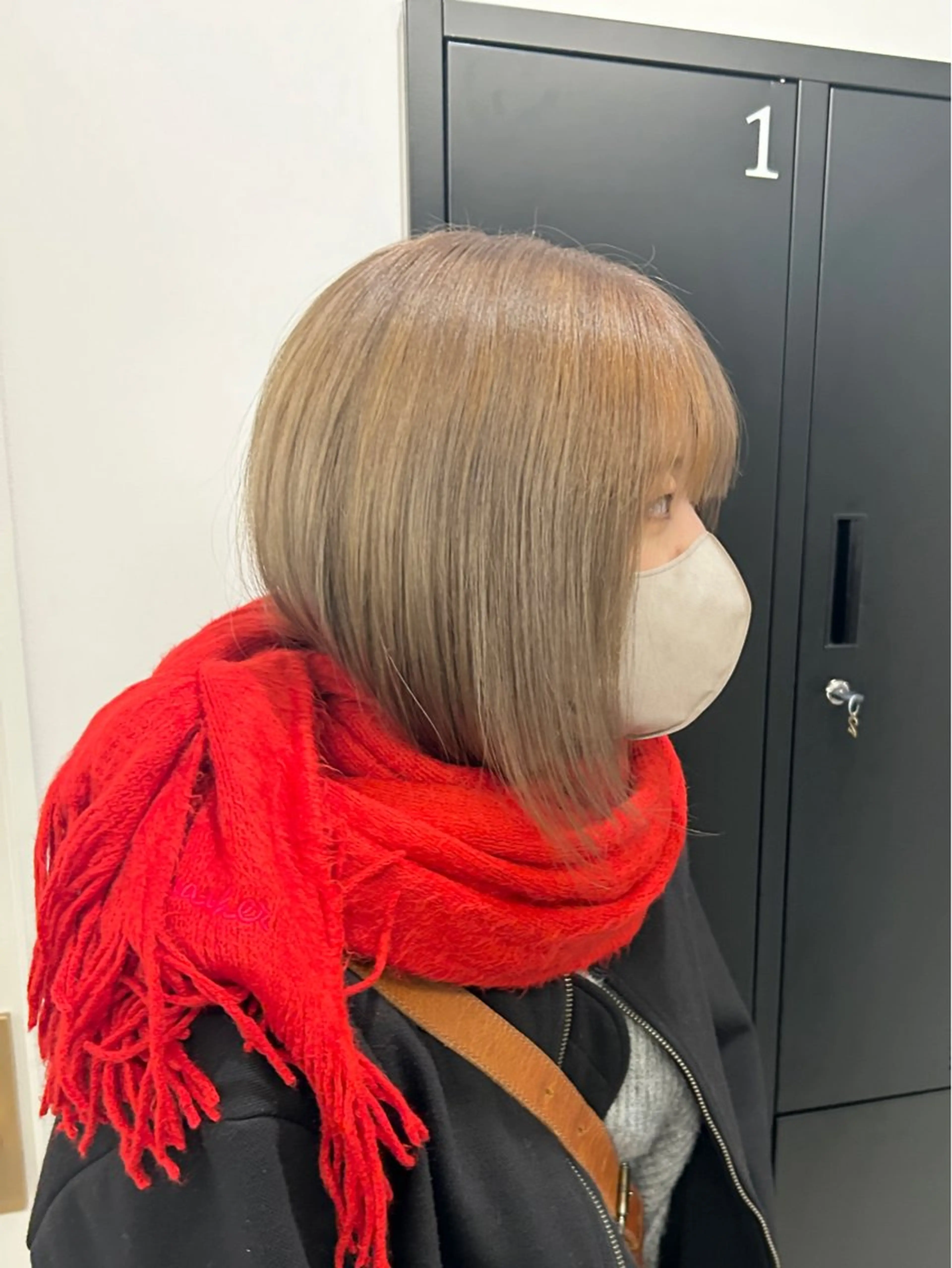 ロング カラー ベージュカラー ハイトーンカラー ハイトーンベージュ ヘアカラー トリートメント ハイトーン/ ウルフ/suzuhaのヘアスタイル