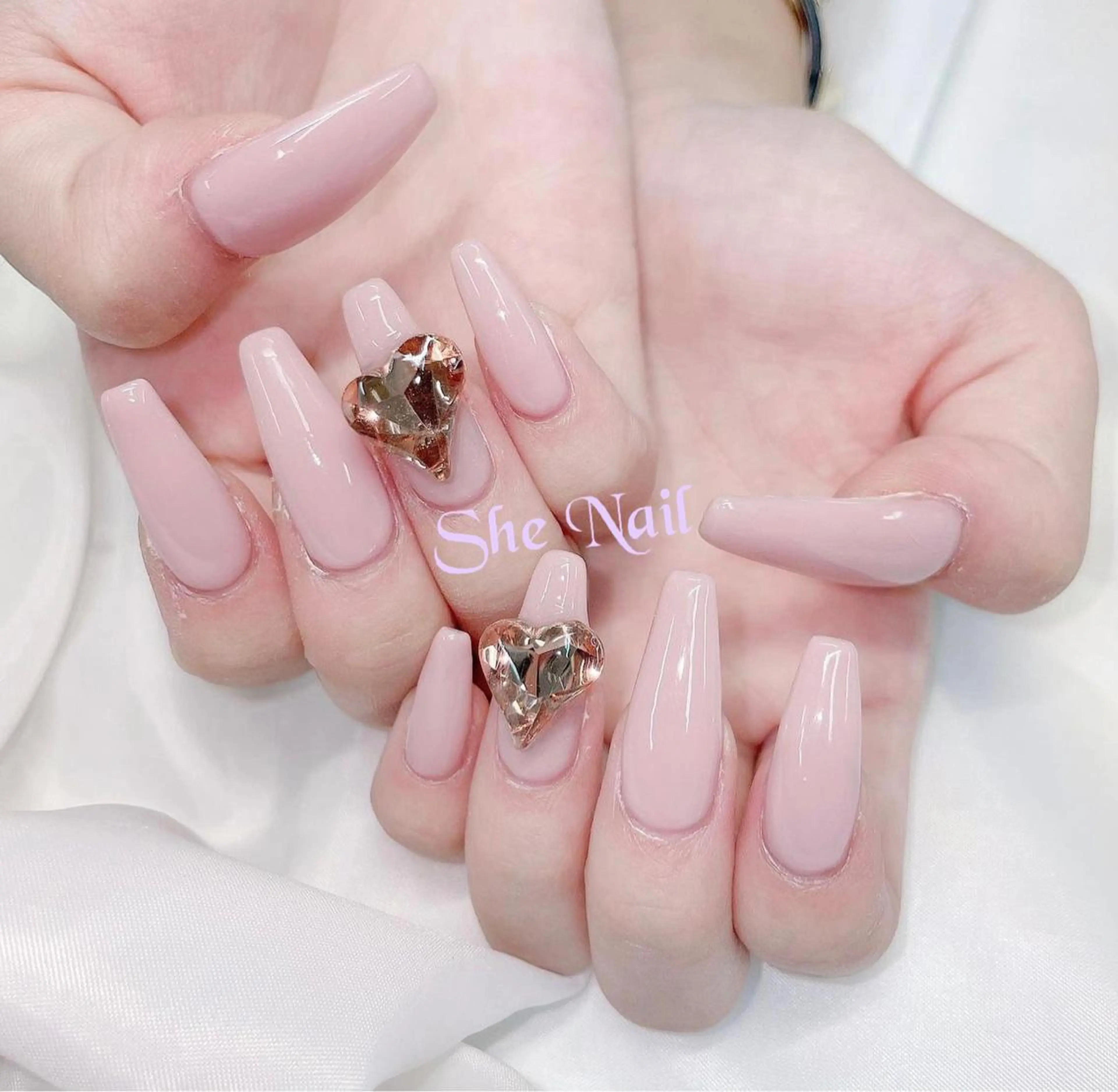 ネイル 長さ出し ワンカラーネイル ネイルチップ ハンドネイル She   Nail所属・ISA_ BELLAのネイルデザイン