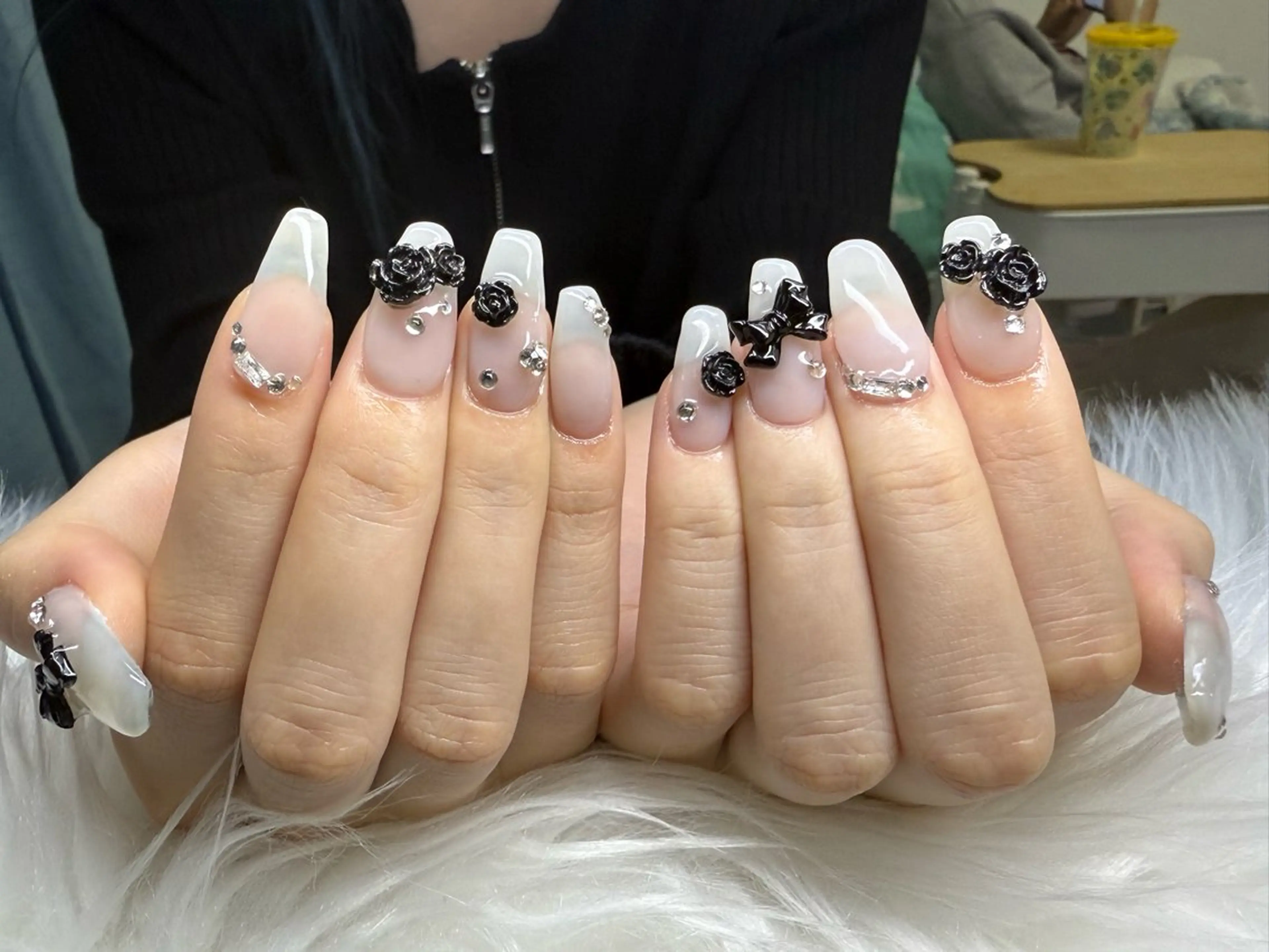 ネイル 持ち込み シンプルネイル ストーンネイル 上原 小夏のネイルデザイン