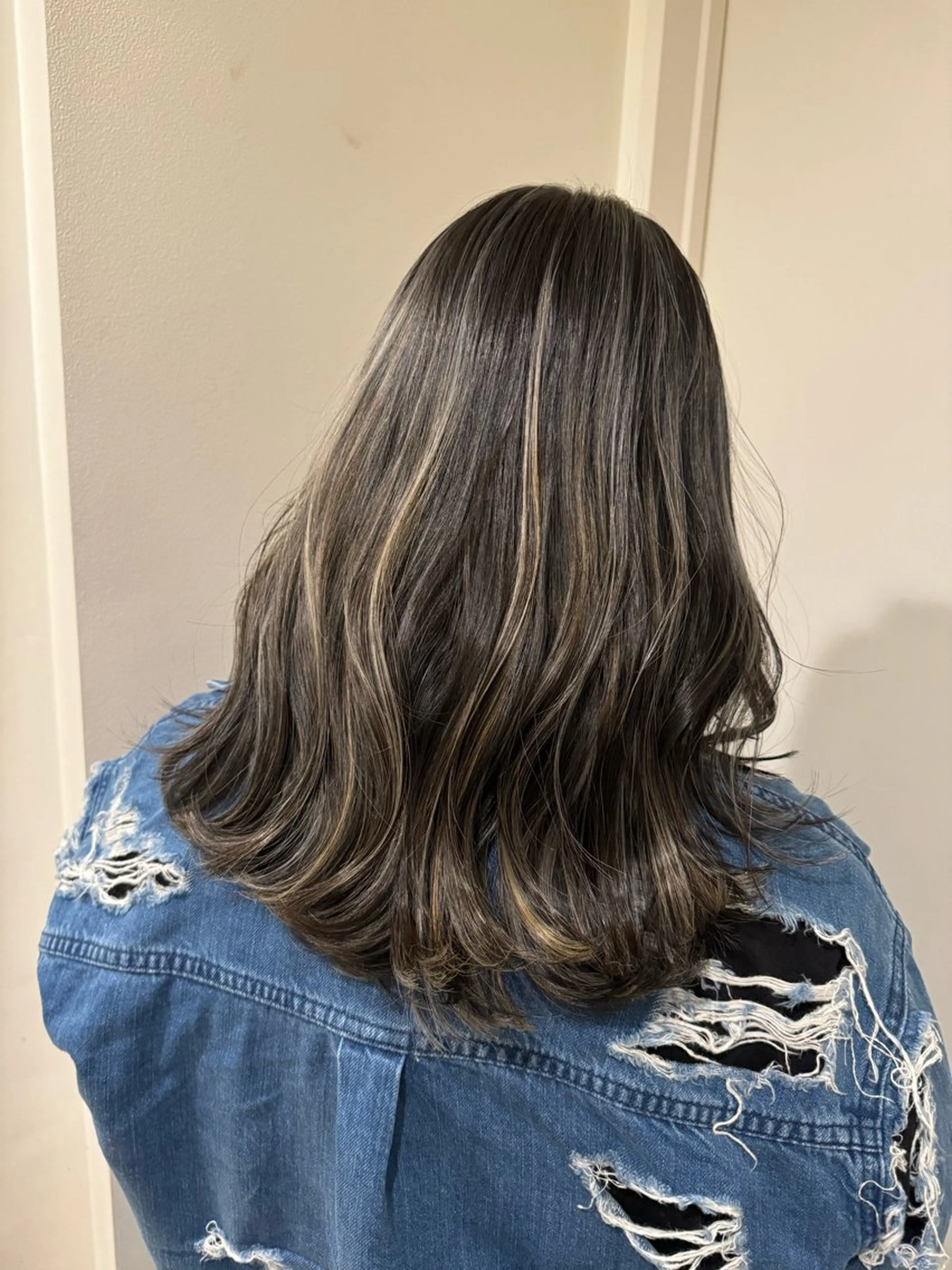 セミロング カラー ハイライトカラー ハイライト ヘアカラー トリートメント 🌈評価No.1🌈 艶髪カラー❌エクステのヘアスタイル