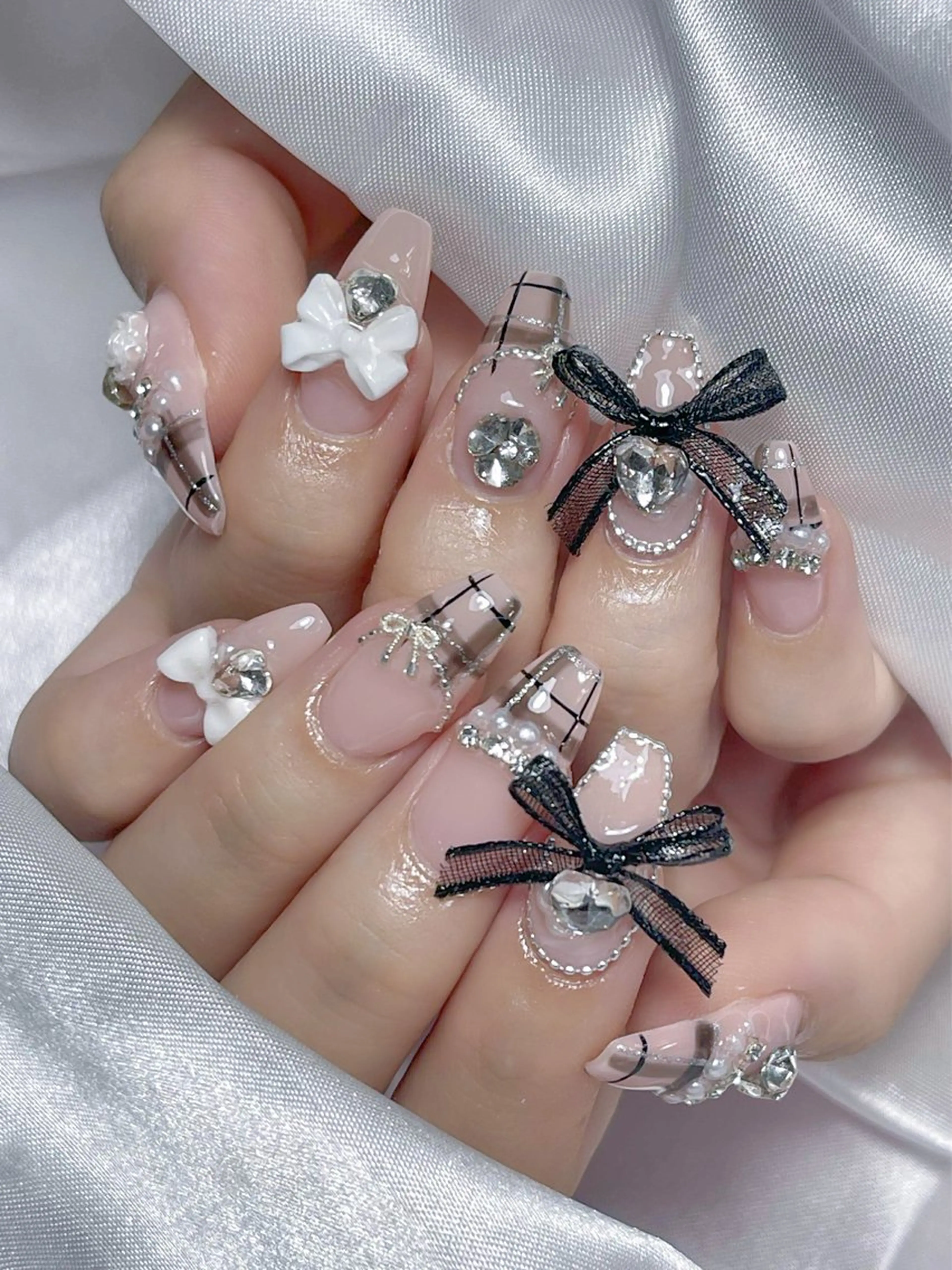 ネイル ハンドネイル LEELA NAIL STUDIO所属・LEELA NAIL STUDIOのネイルデザイン