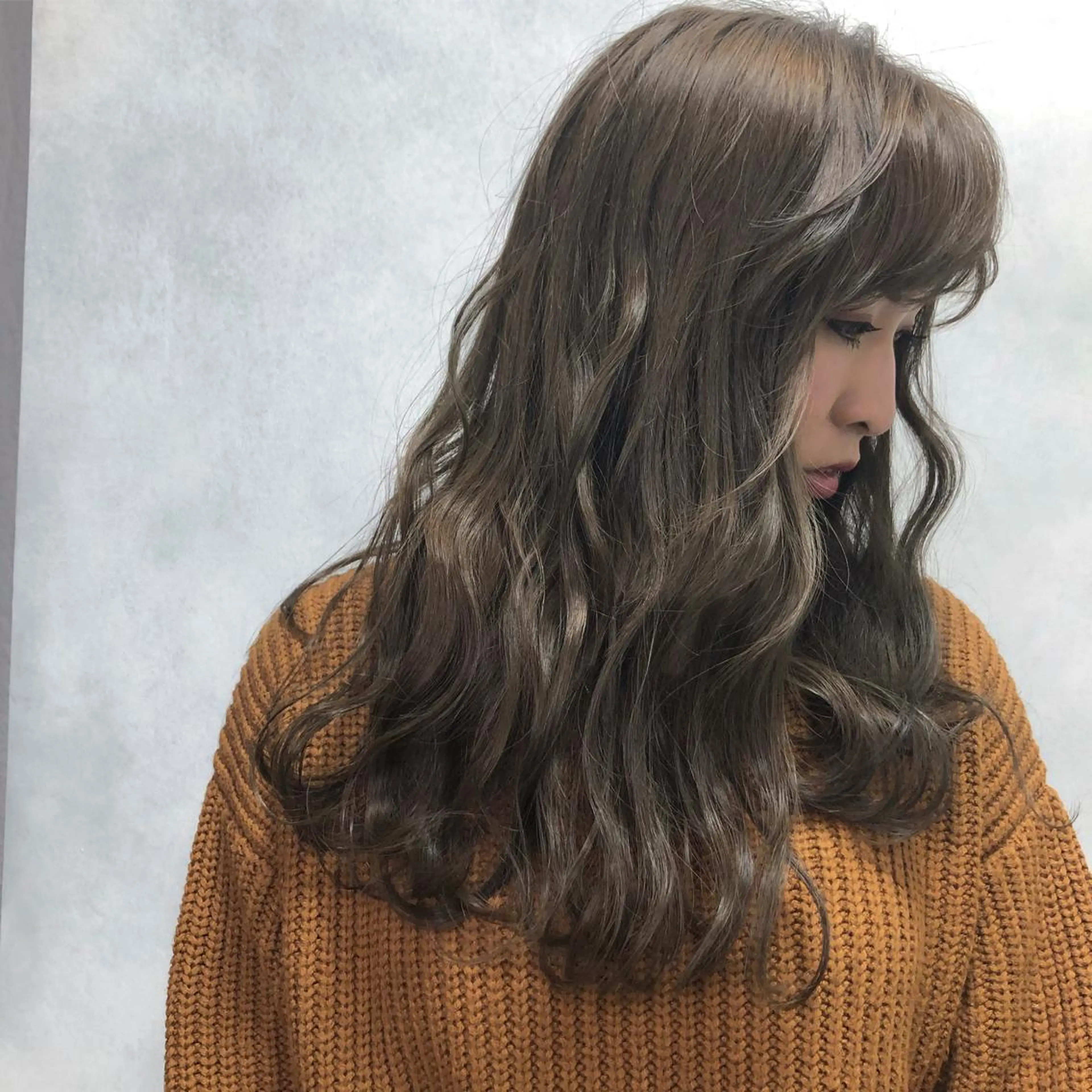 ロング カラー アッシュ ORIKA 美容室のヘアスタイル