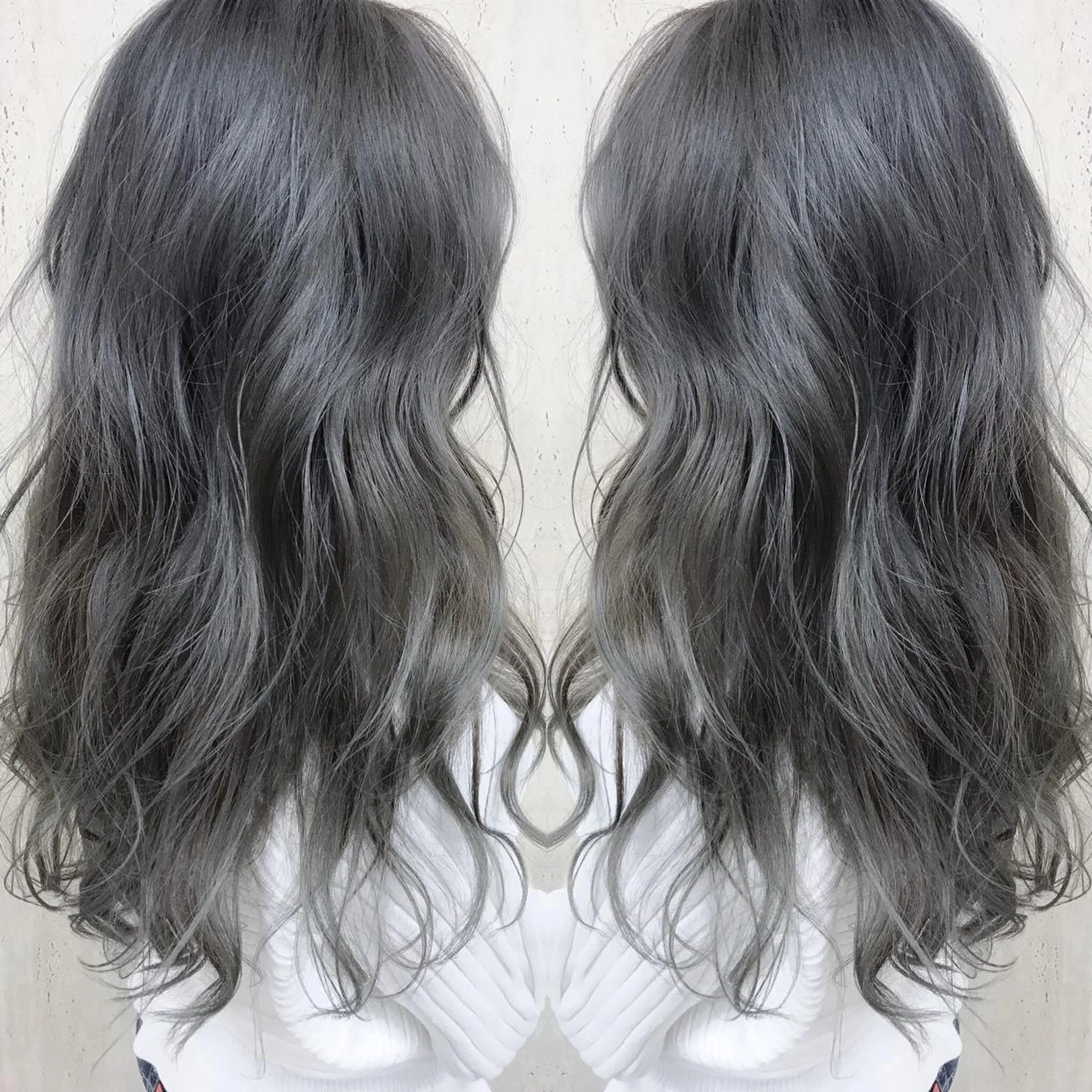 ロング カラー ブリーチ ブルーカラー シルバー ヘアカラー BOX mico.のヘアスタイル