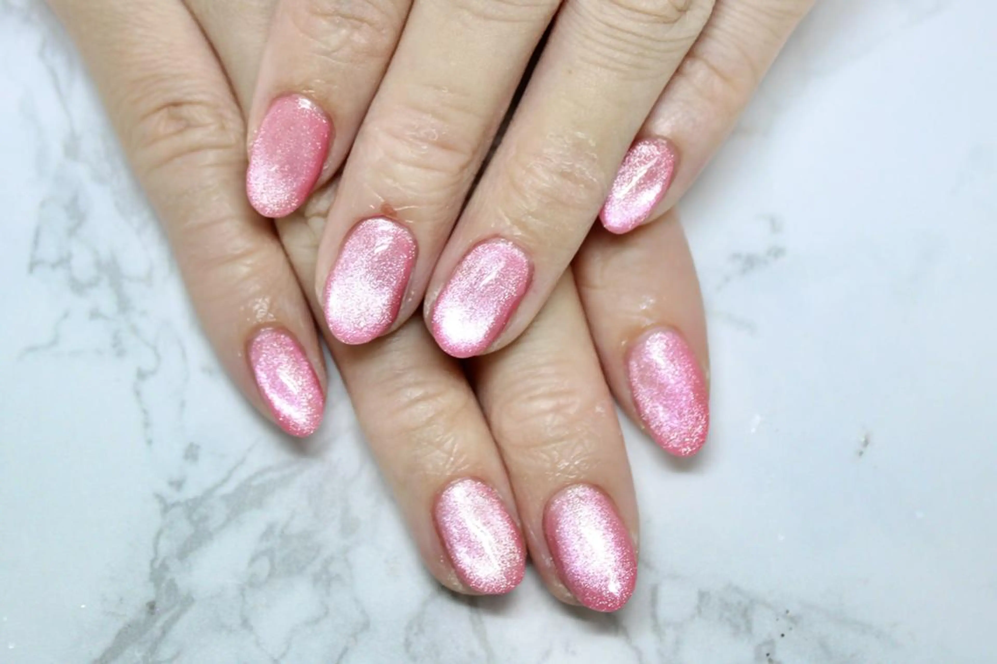 ネイル マグネットネイル レイジー スワンのネイルデザイン