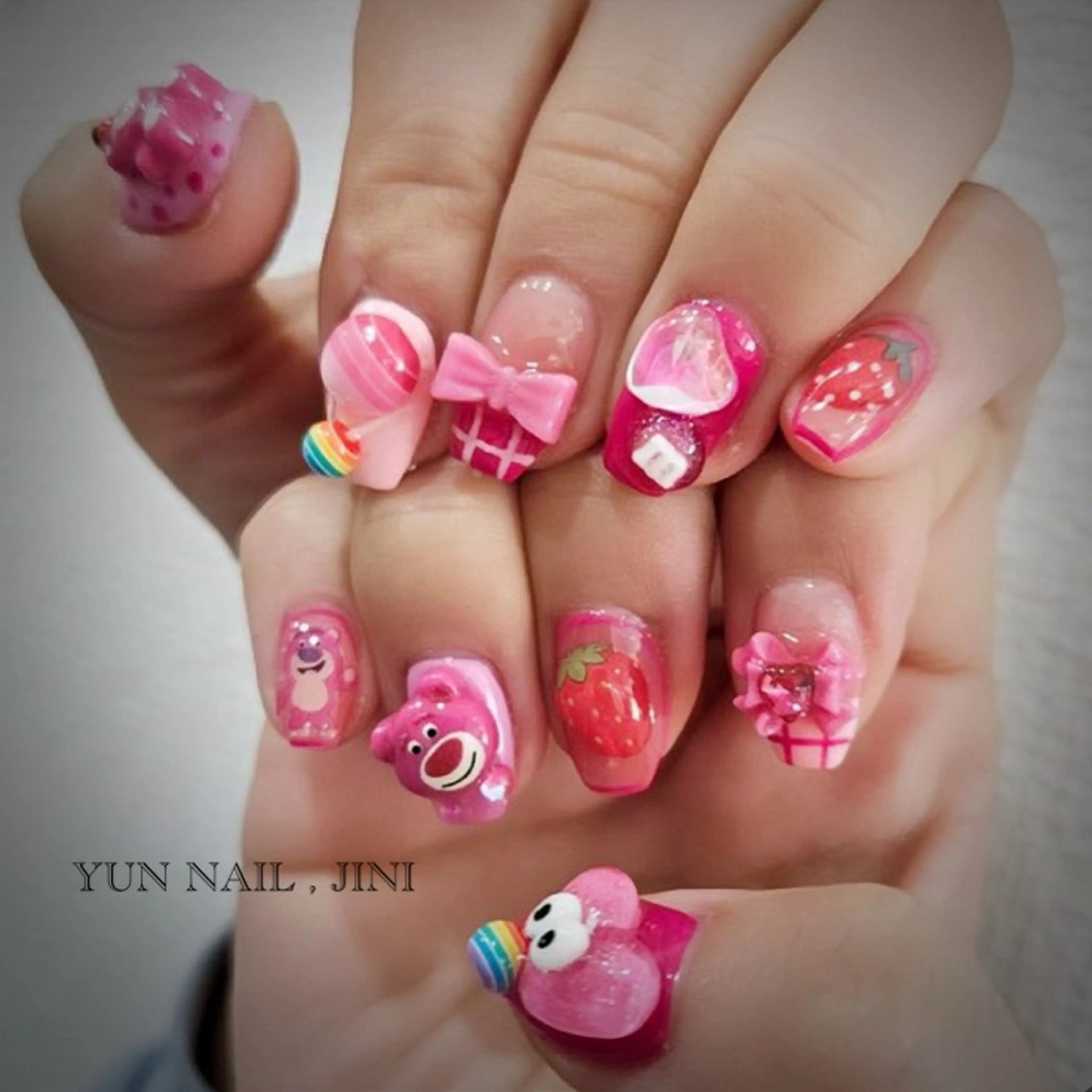 ネイル アートネイル 🌈Yun nail hyejin💋のネイルデザイン