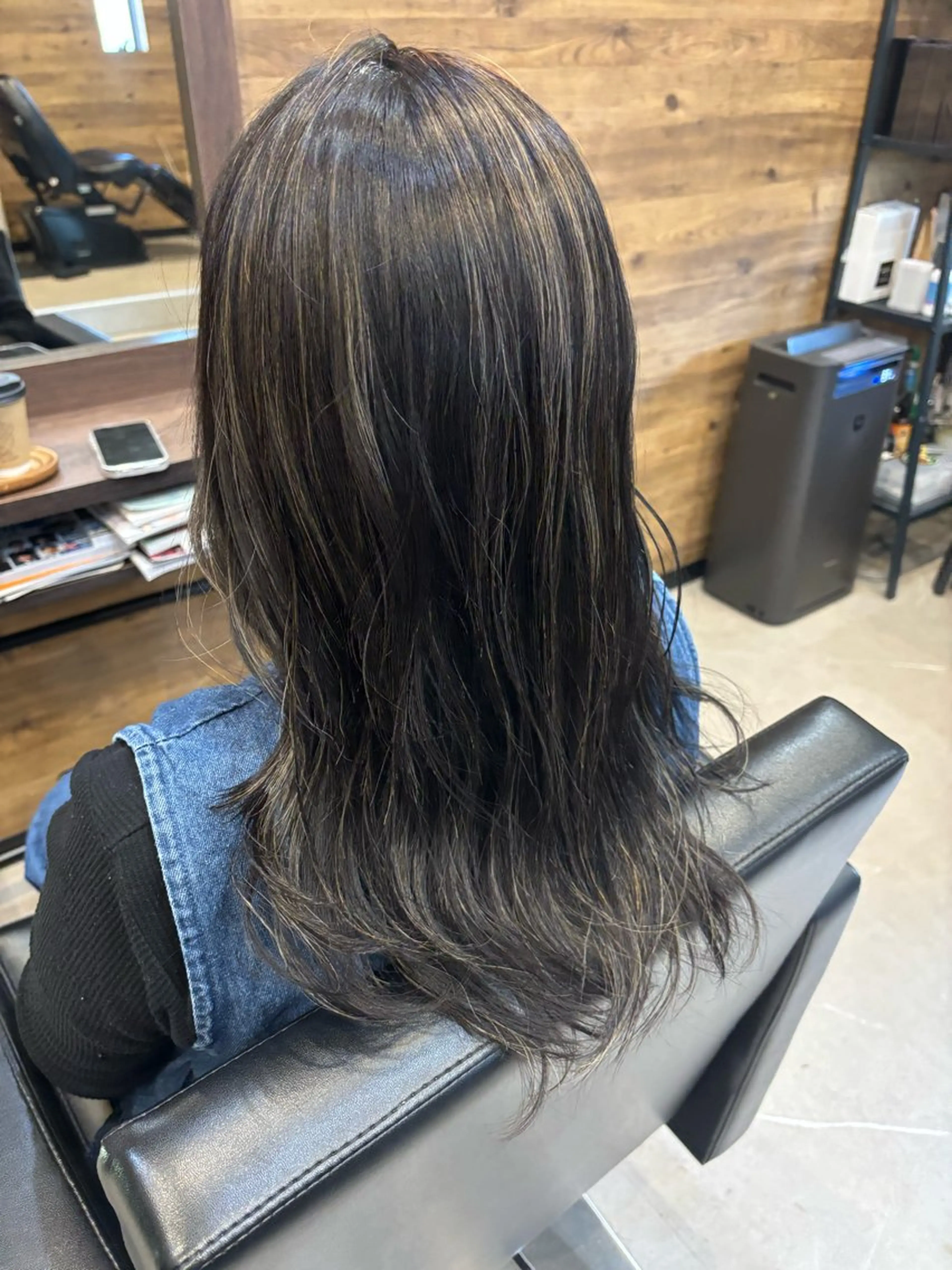 ロング カラー ハイライトカラー ハイライト 畑 愛花のヘアスタイル