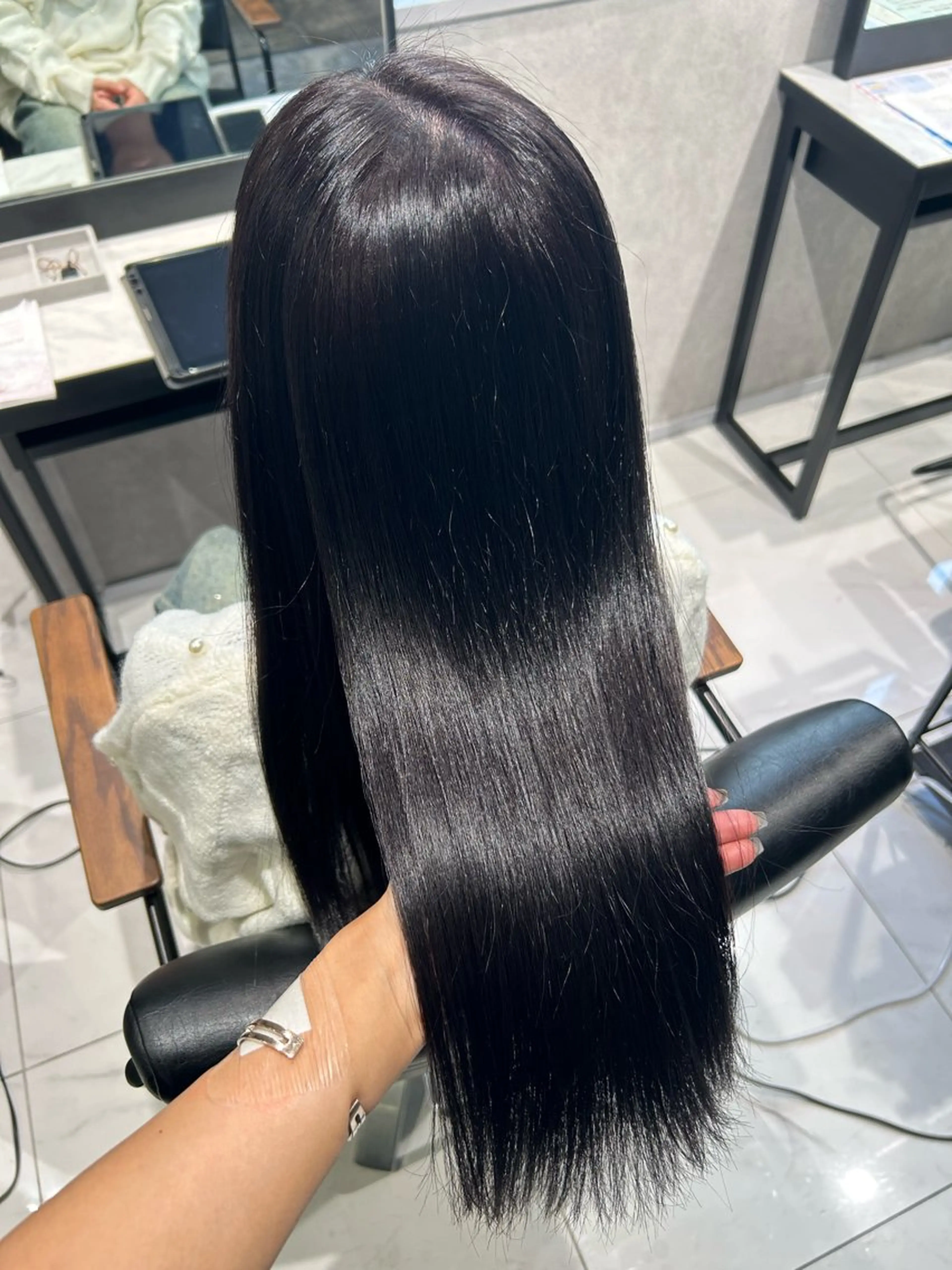 ロング カラー グレージュ パープルカラー パープルグレージュ ヘアカラー トリートメント 透明感カラー🩵 束感まつげ🪼海月のマツエク・マツパデザイン