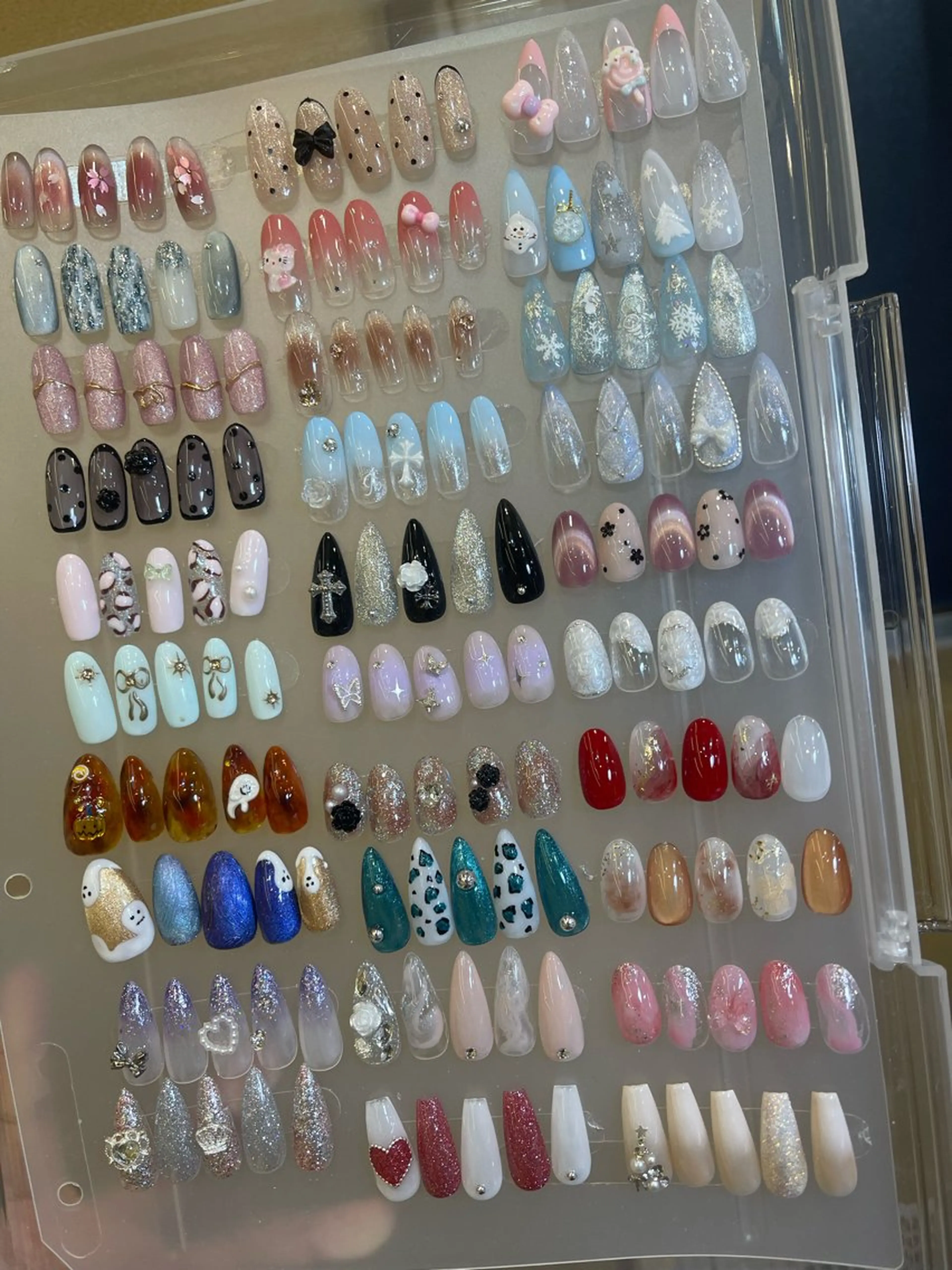 ミディアム カラー Chiin Nailのネイルデザイン