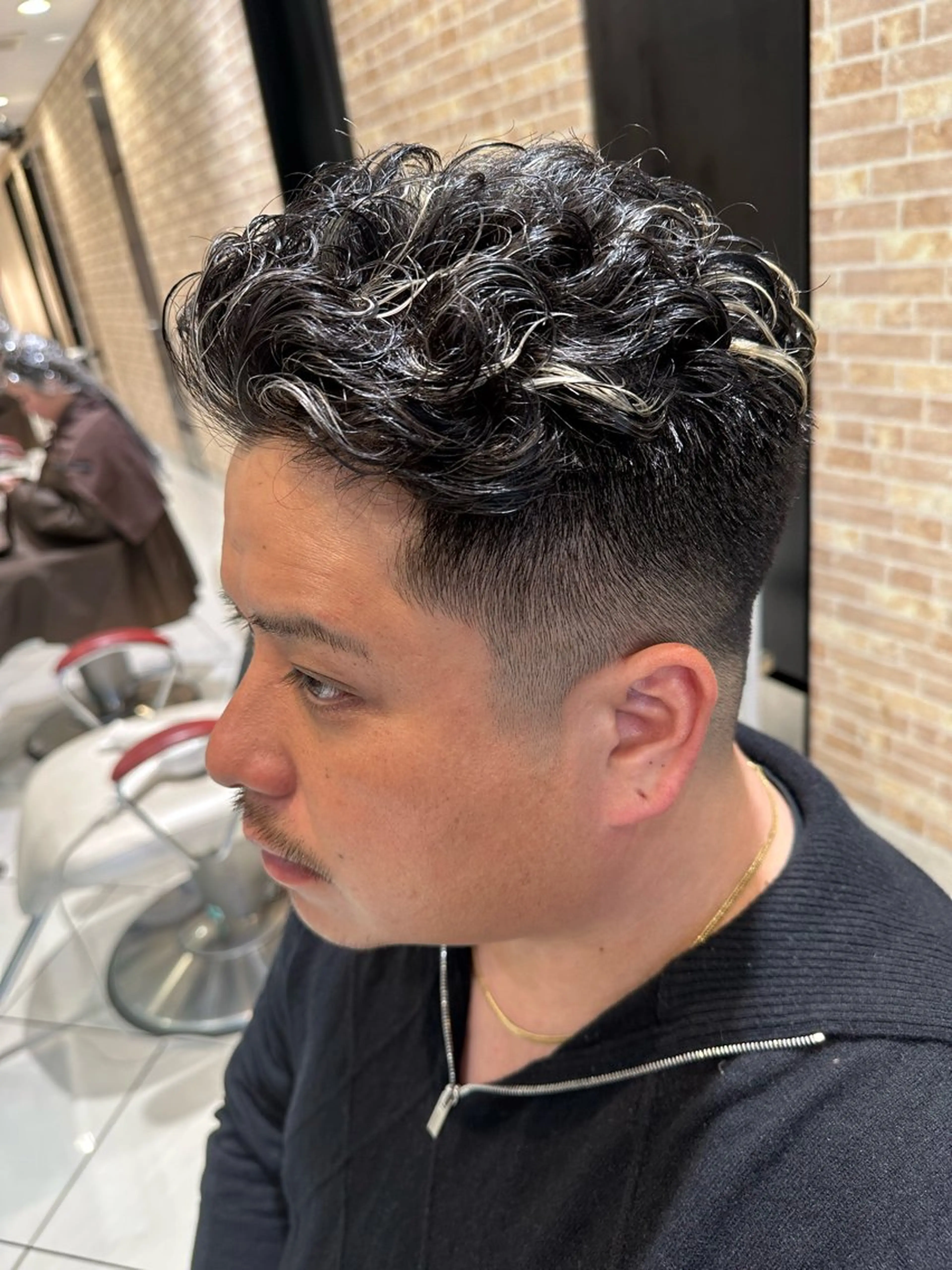 ショート パーマ メンズ メンズパーマ 波巻きパーマ 💈メンズ特化 美容師サキ💈のヘアスタイル