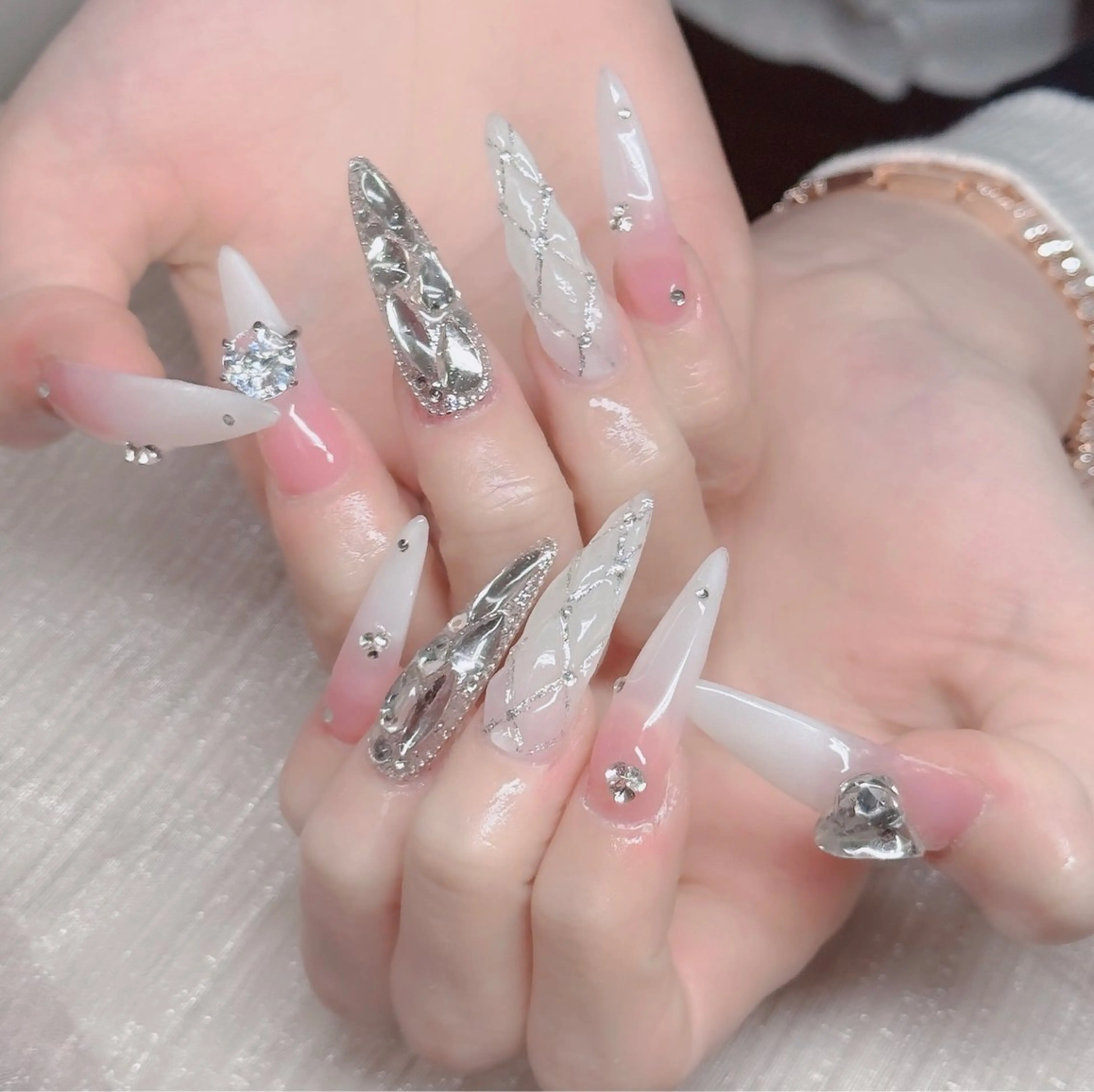 ネイル アートネイル フレンチネイル ジェルネイル 韓国ネイル マグネットネイル ハンドネイル Lenie Nailsのネイルデザイン