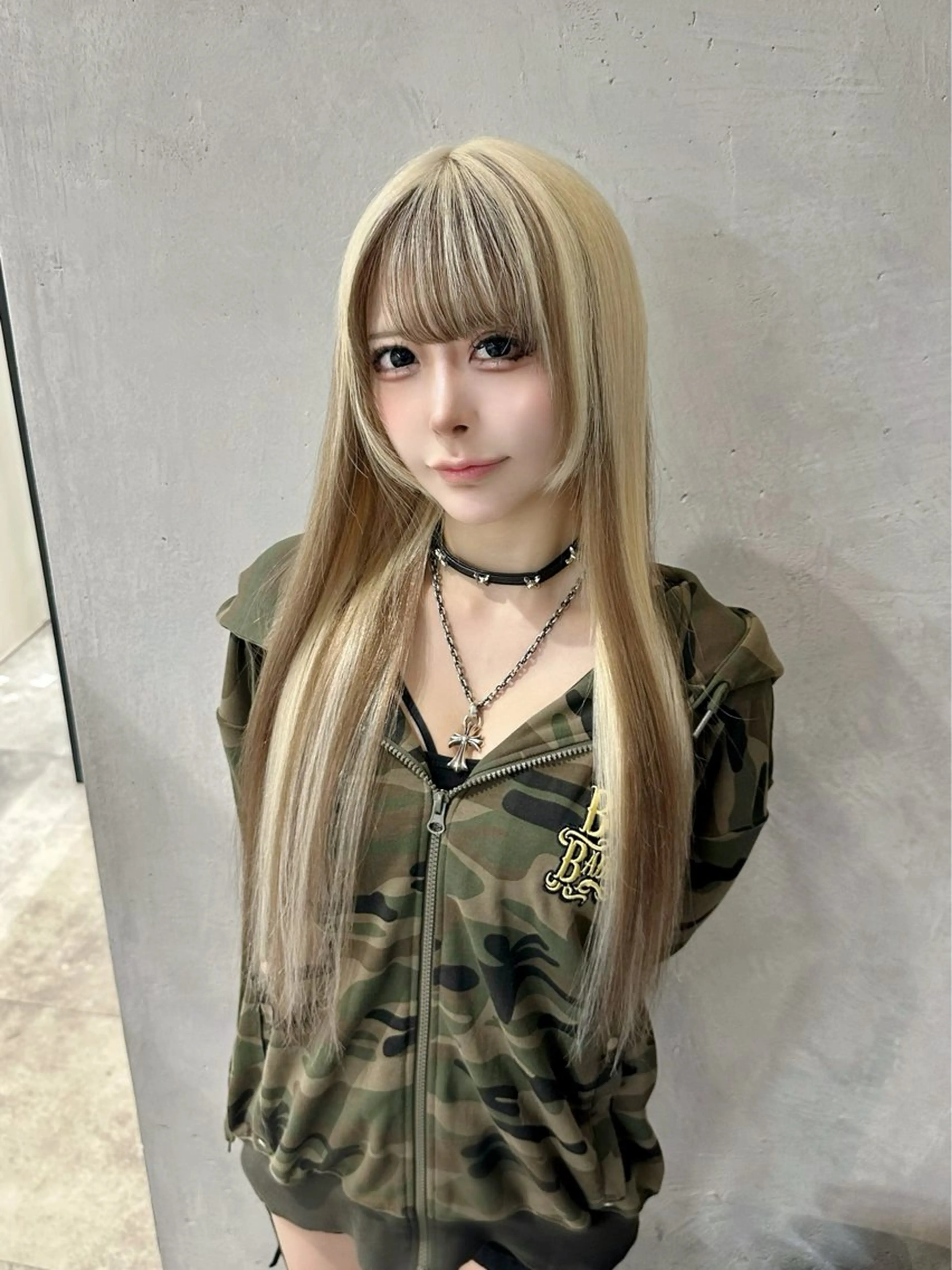 ロング カラー 抜きっぱなしブロンド ブロンド ブラウンカラー インナーカラー メッシュ ヘアカラー トリートメント 艶髪ハイトーン ちひろ🌙+.°のヘアスタイル