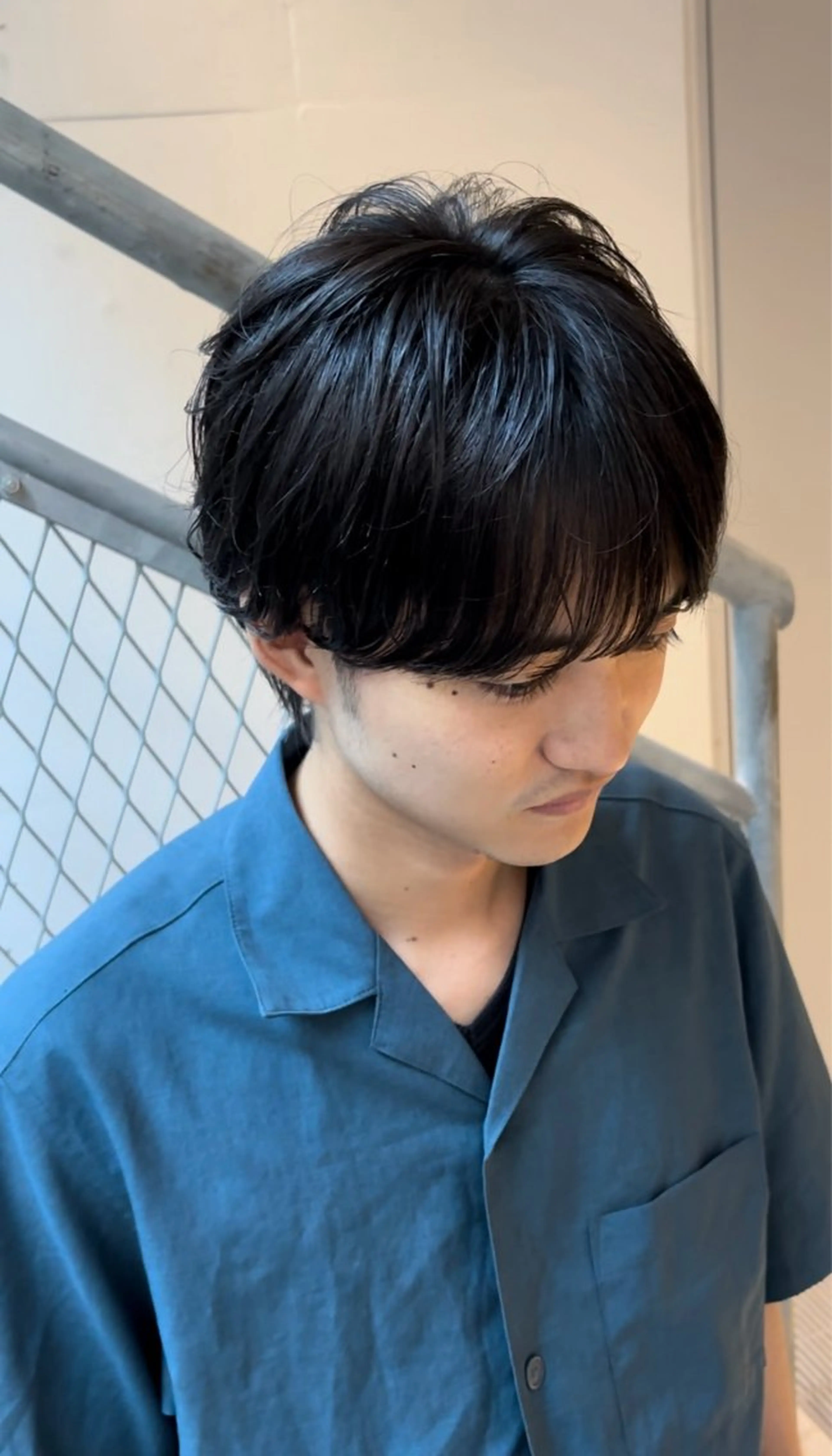 ショート パーマ メンズ マッシュ メンズパーマ シースルーマッシュ ニュアンスパーマ 髪質改善ブリーチ 森崎雄斗のヘアスタイル