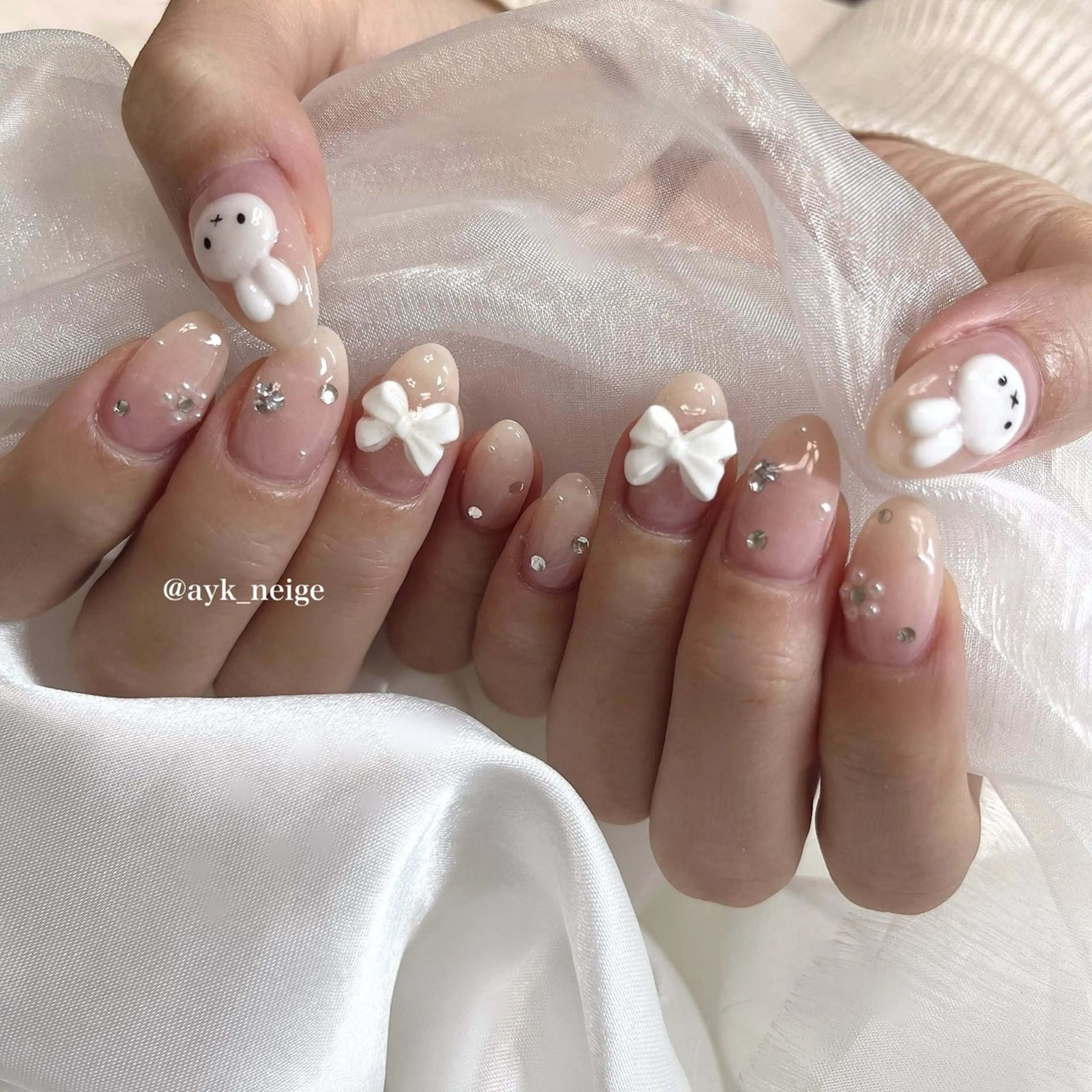 ネイル フットネイル フレンチネイル キラキラネイル 韓国ネイル マグネットネイル n'eige nail所属・大谷 綾香のネイルデザイン