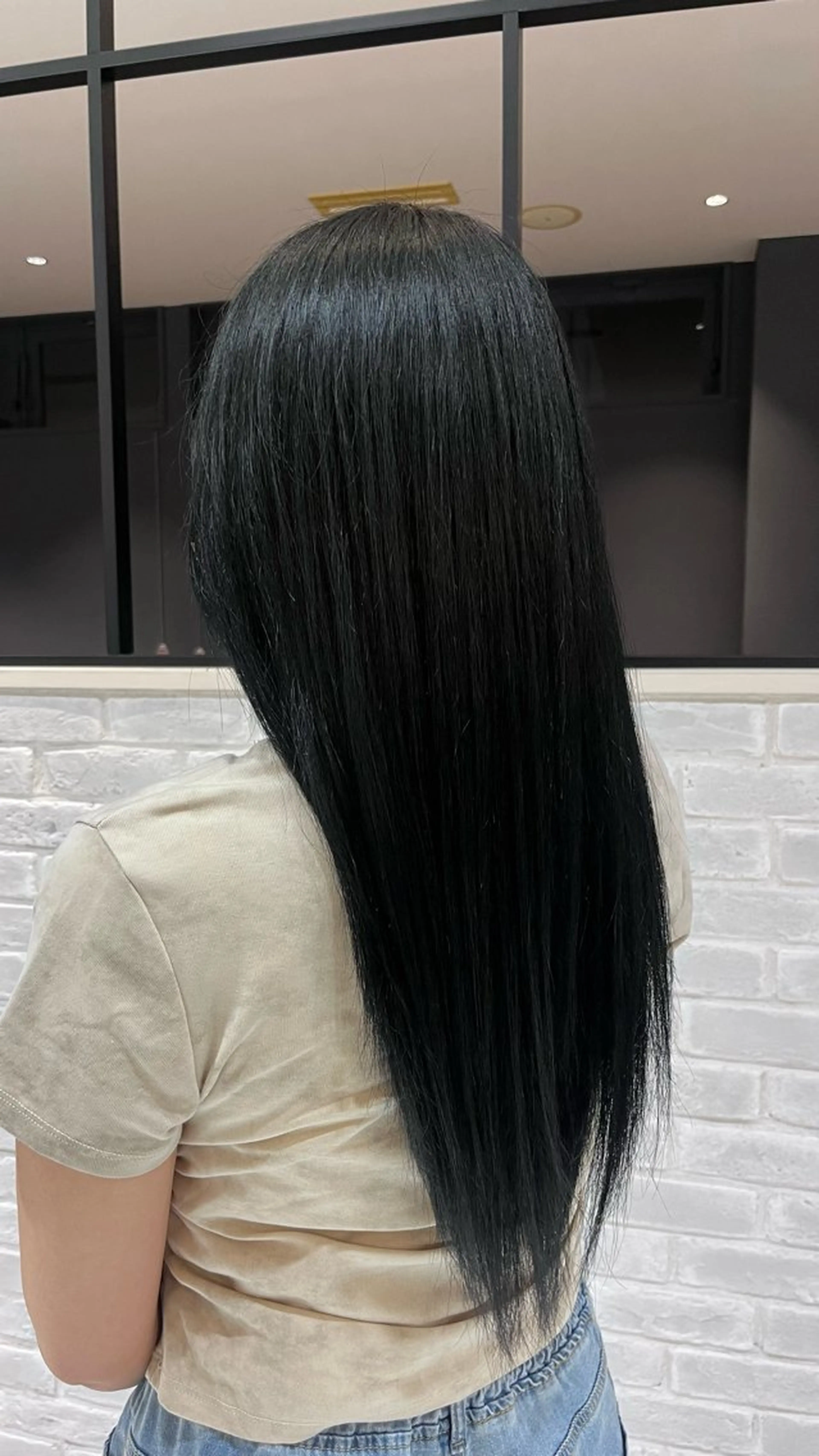 ロング カラー 黒髪 ブルーカラー ブルーブラック ヘアカラー ブリーチ/髪質改善 /モデル/フウカのヘアスタイル