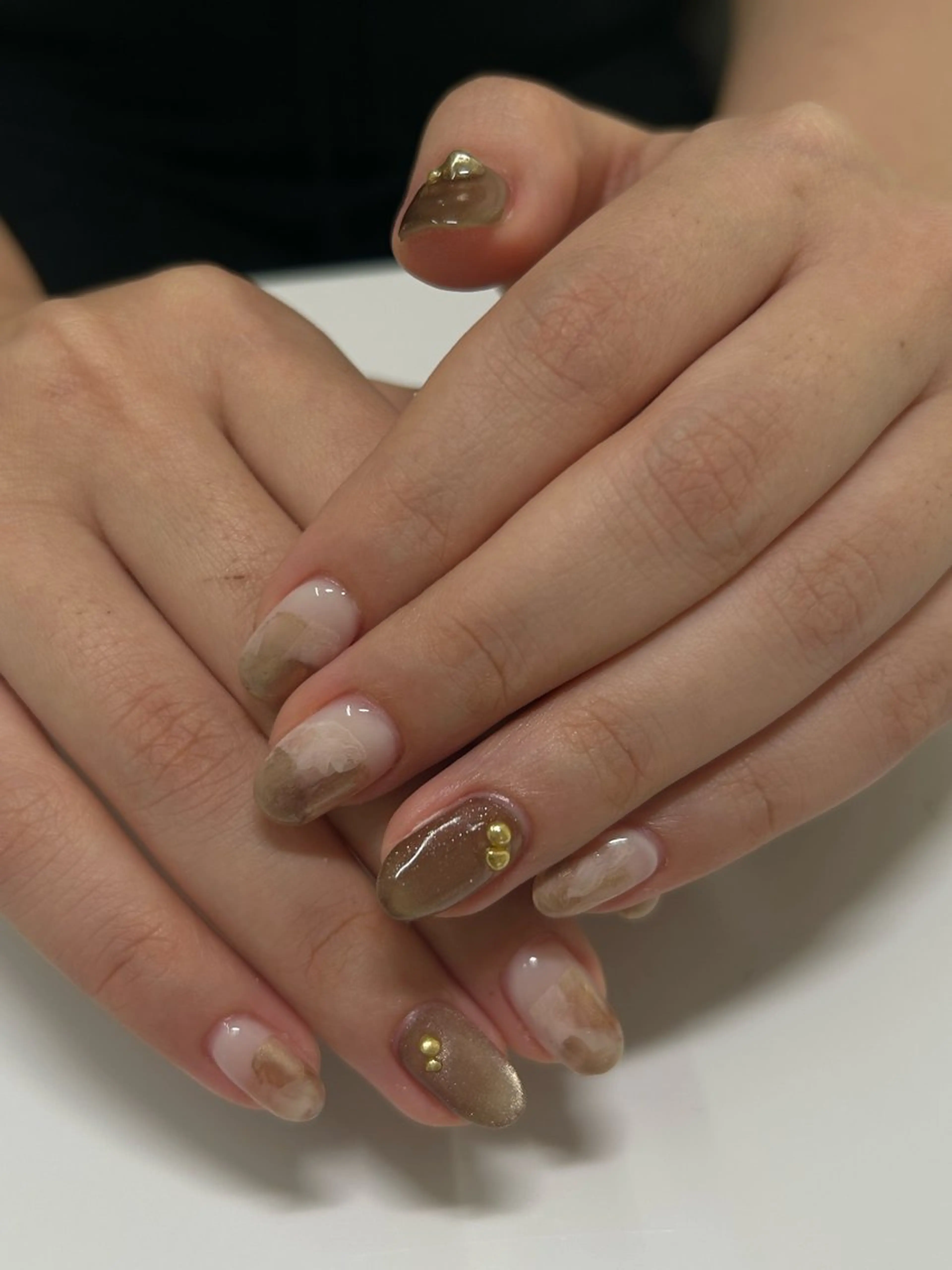 ネイル ブラウン マグネットネイル ワンカラーネイル katarina🪐 filonnailのネイルデザイン