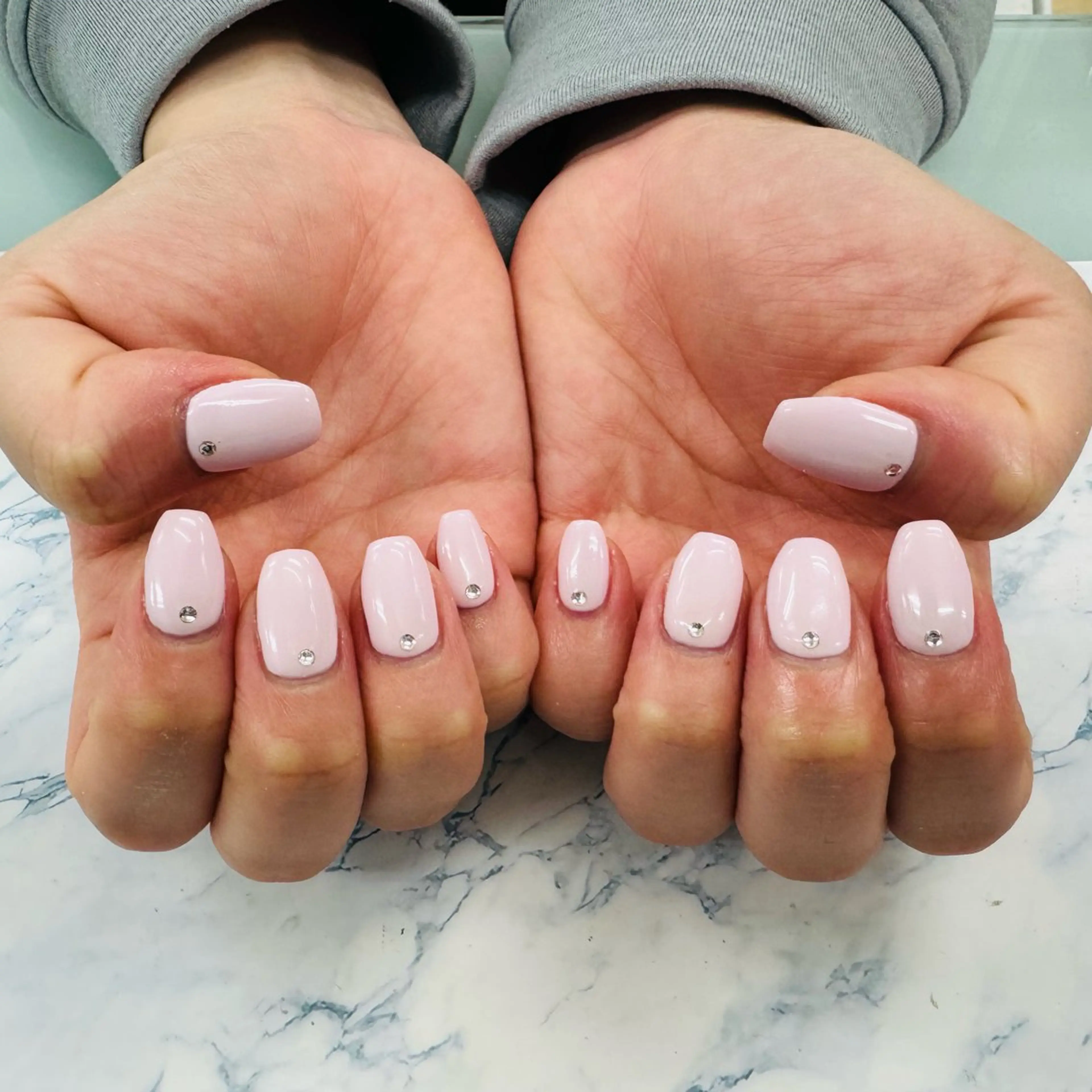 ネイル キラキラネイル パステルネイル ピンク ストーンネイル Rich to 宮里のネイルデザイン