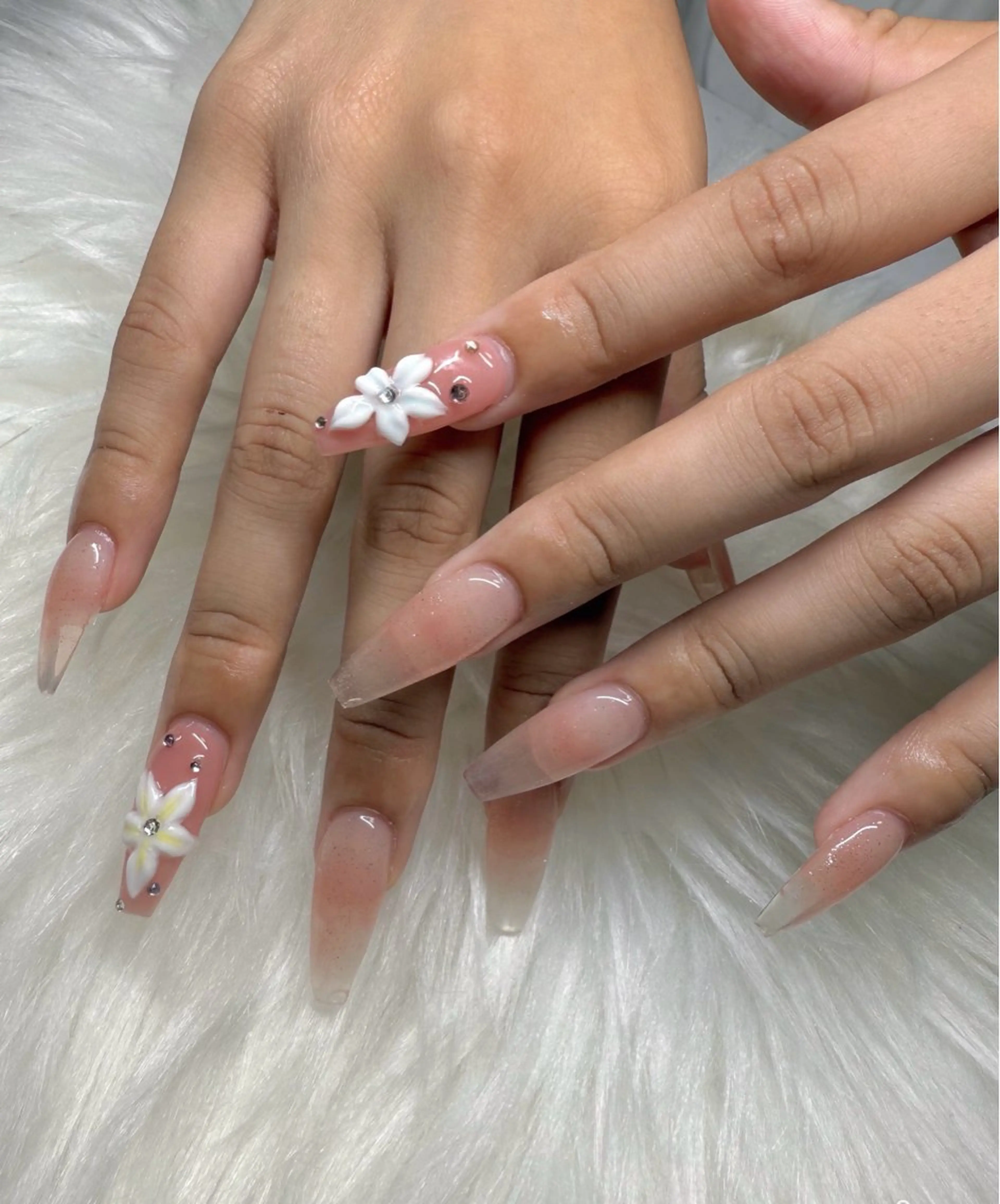 ネイル チークネイル クリアネイル ハンドネイル CHARME 〔RINA〕のネイルデザイン
