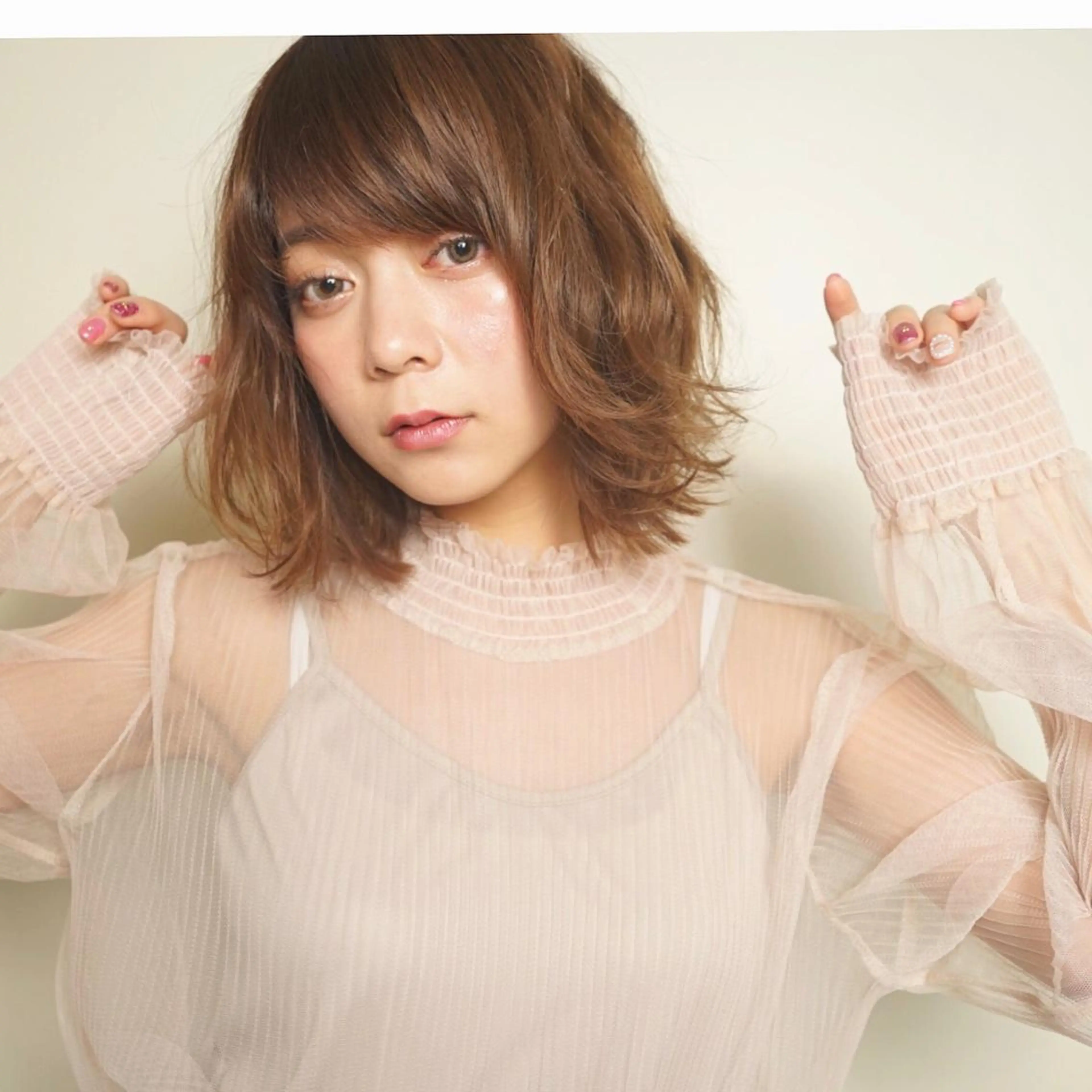 ミディアム カラー 透明感カラー ✨艶ブリーチカラー ✨四ノ宮裕己のヘアスタイル