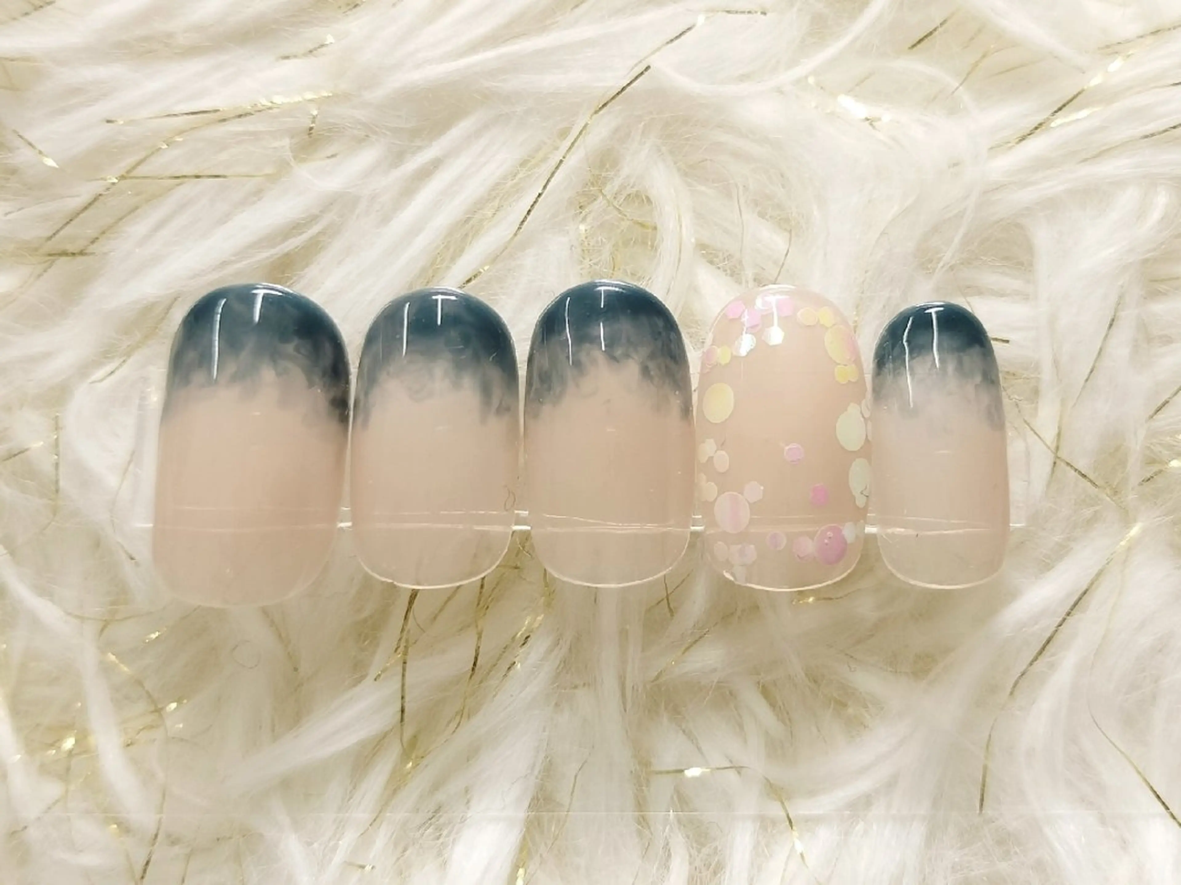 ネイル シンプルネイル ハンドネイル She by M【シーバイエム】パラジェル/ニュアンスネイル所属・She by M. Ryoukaのネイルデザイン