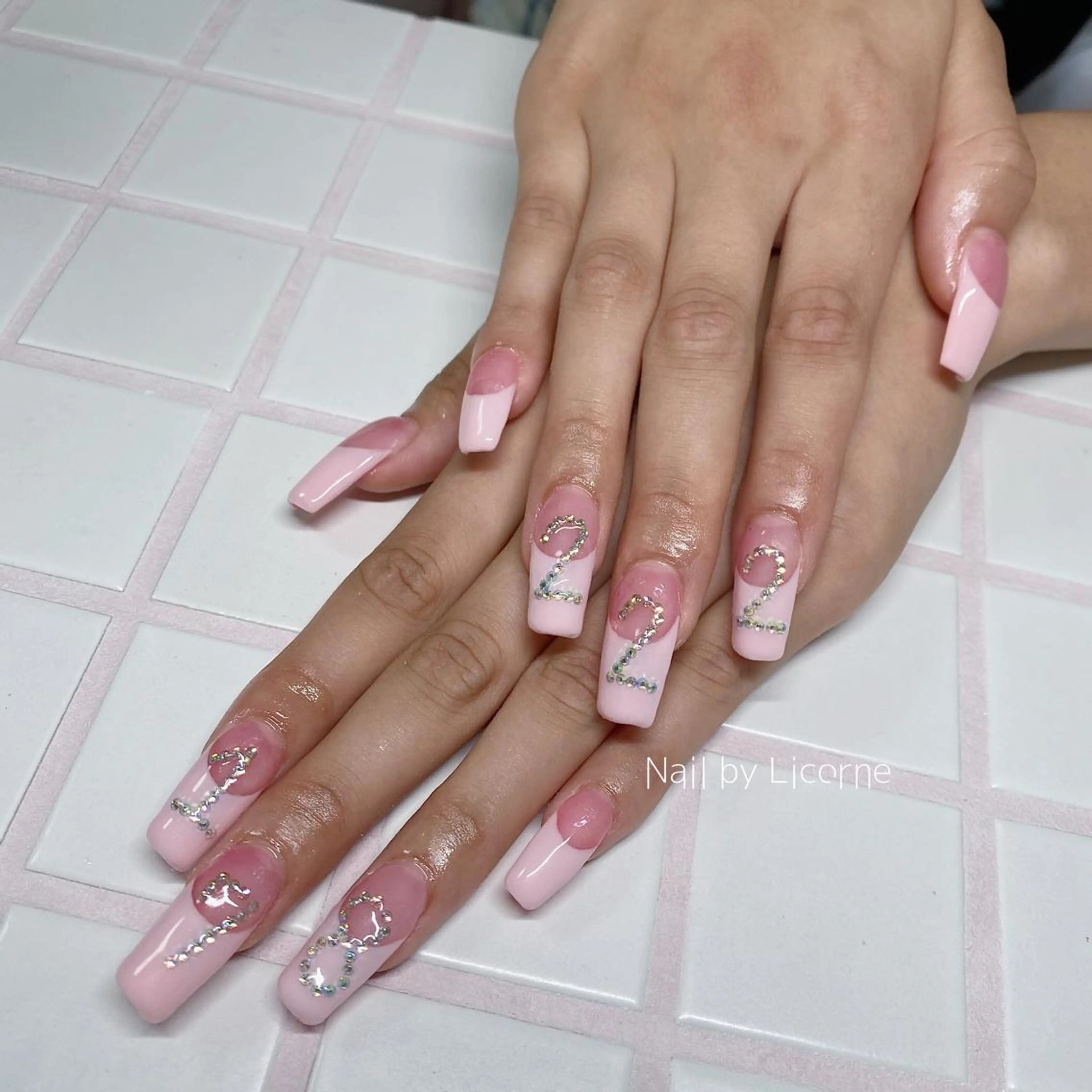 ネイル アートネイル オーロラネイル フレンチネイル 氷ネイル・うるうるネイル マグネットネイル Nail by Licorneのネイルデザイン