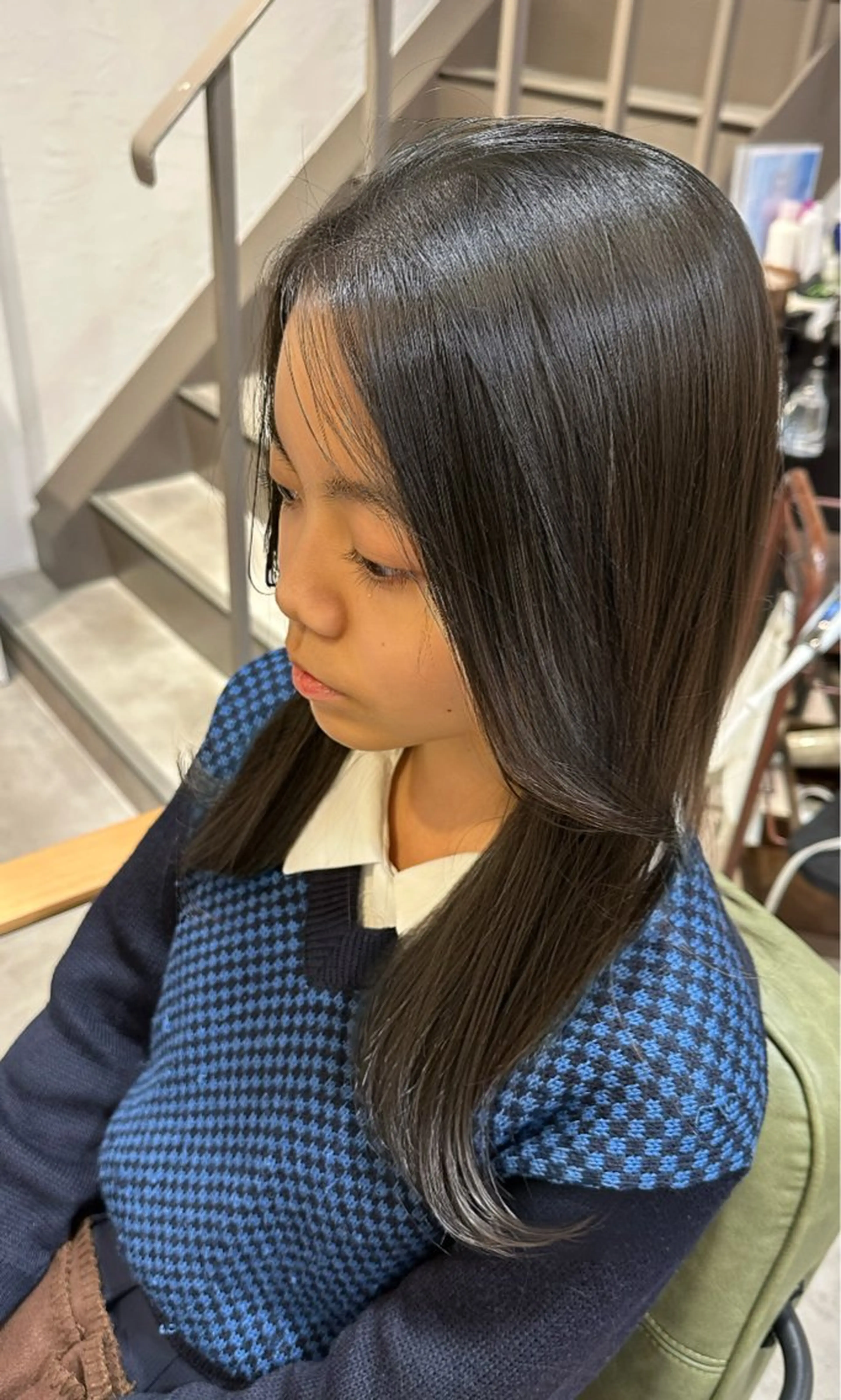 セミロング かきあげバング desirbeaux 板垣鈴香のヘアスタイル