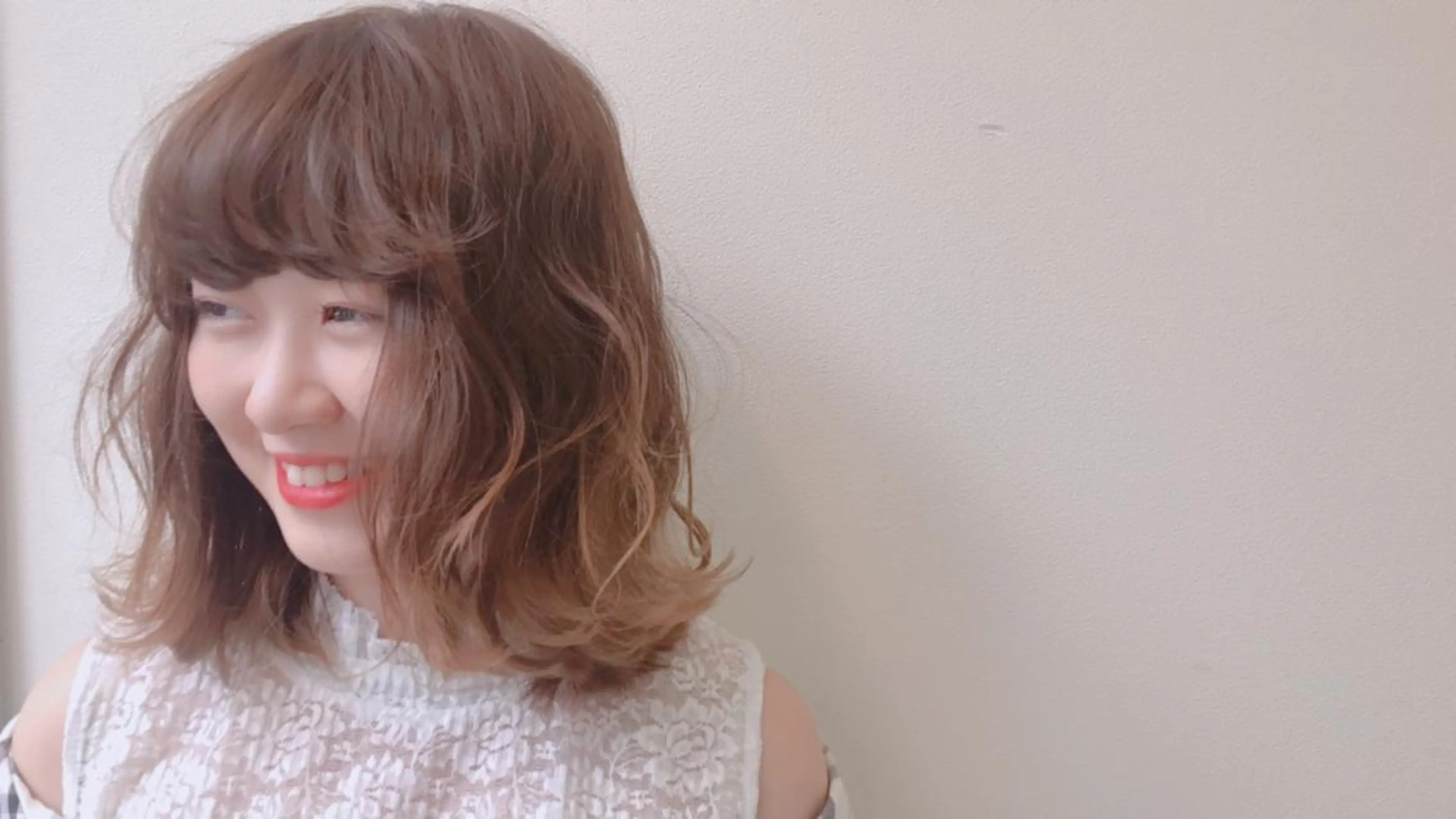 ミディアム カラー シールエクステ✨️韓 国羽エクステ🪽和希のヘアスタイル