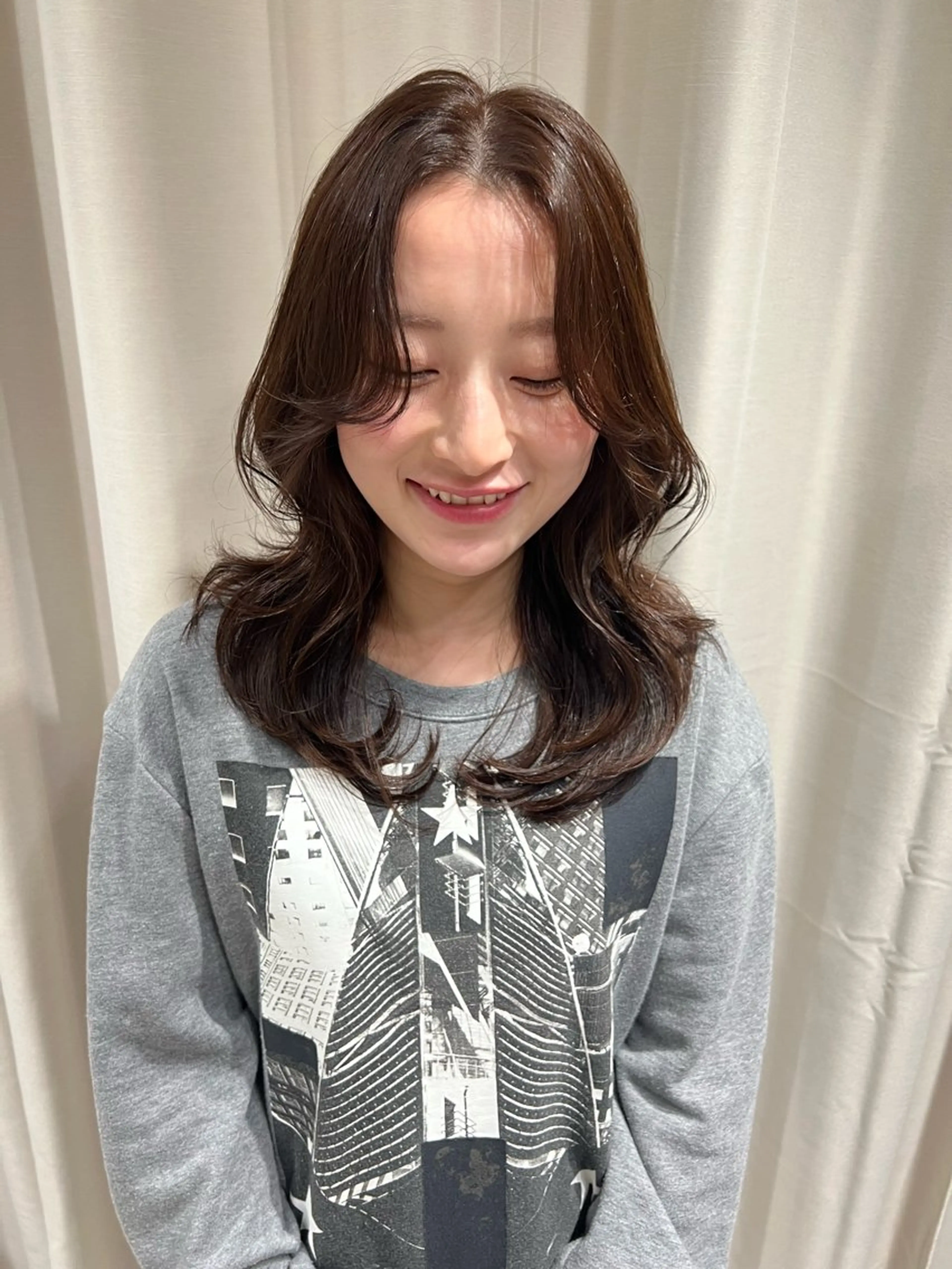 ミディアム くびれヘア 韓国風ヘア レイヤーカット レイヤーカット/韓国 艶カラー🪄REN.のヘアスタイル