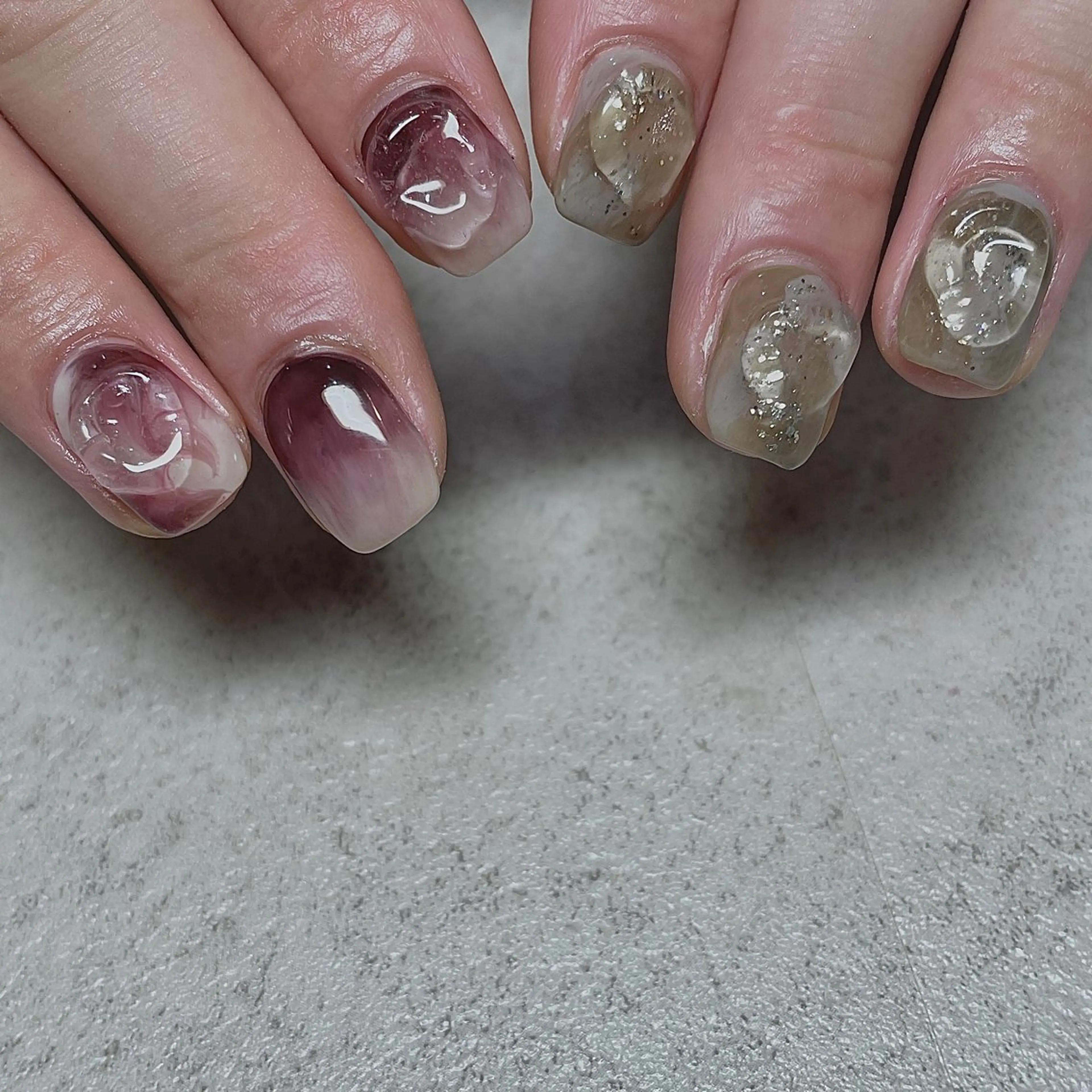 ネイル 韓国ネイル ニュアンスネイル 赤色 スクエアネイル 冬ネイル ハンドネイル acs.n所属・ネイル，耳つぼ 風間すみれのその他イメージ