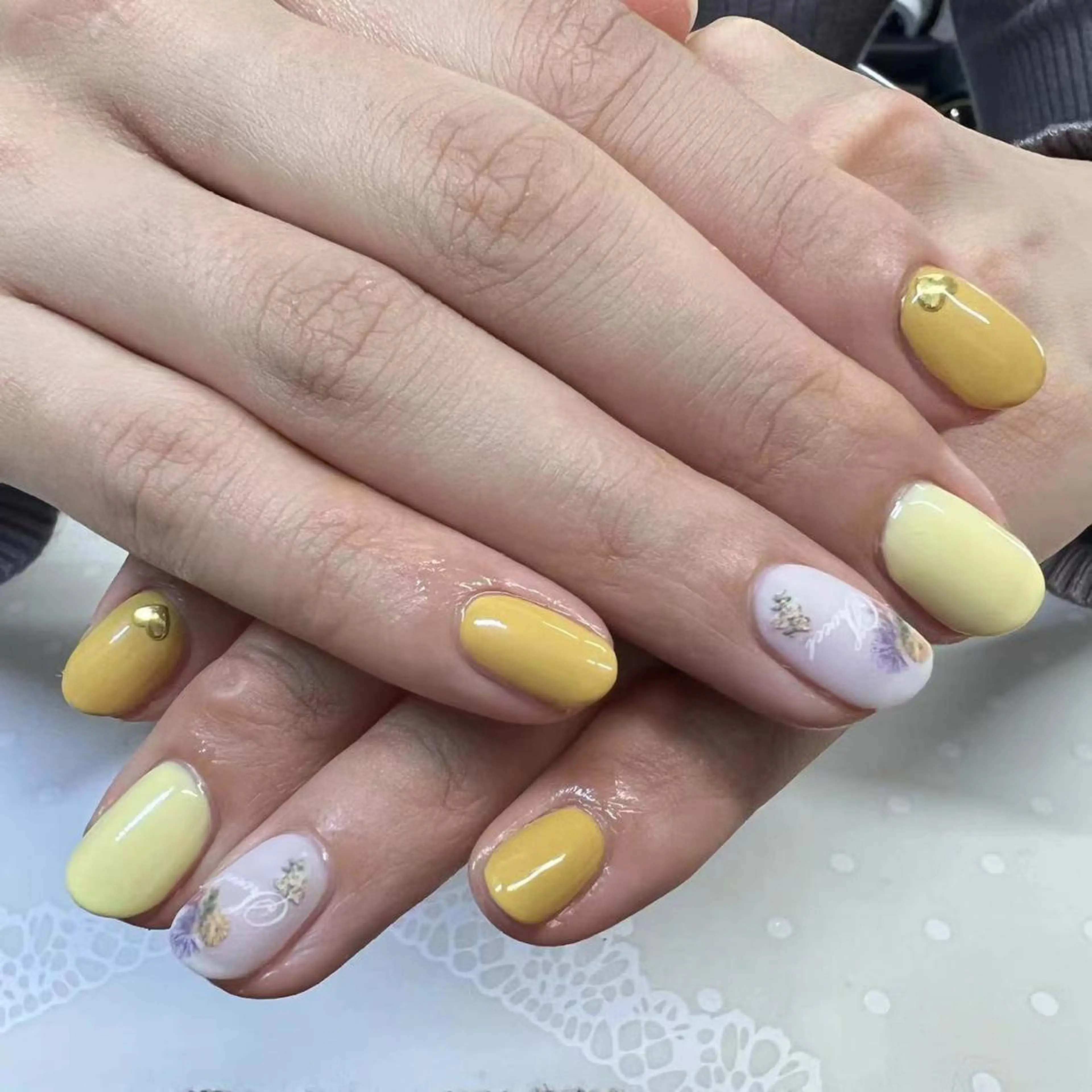 ネイル ハンドネイル ビューティーサロン ヘゼリヒのネイルデザイン