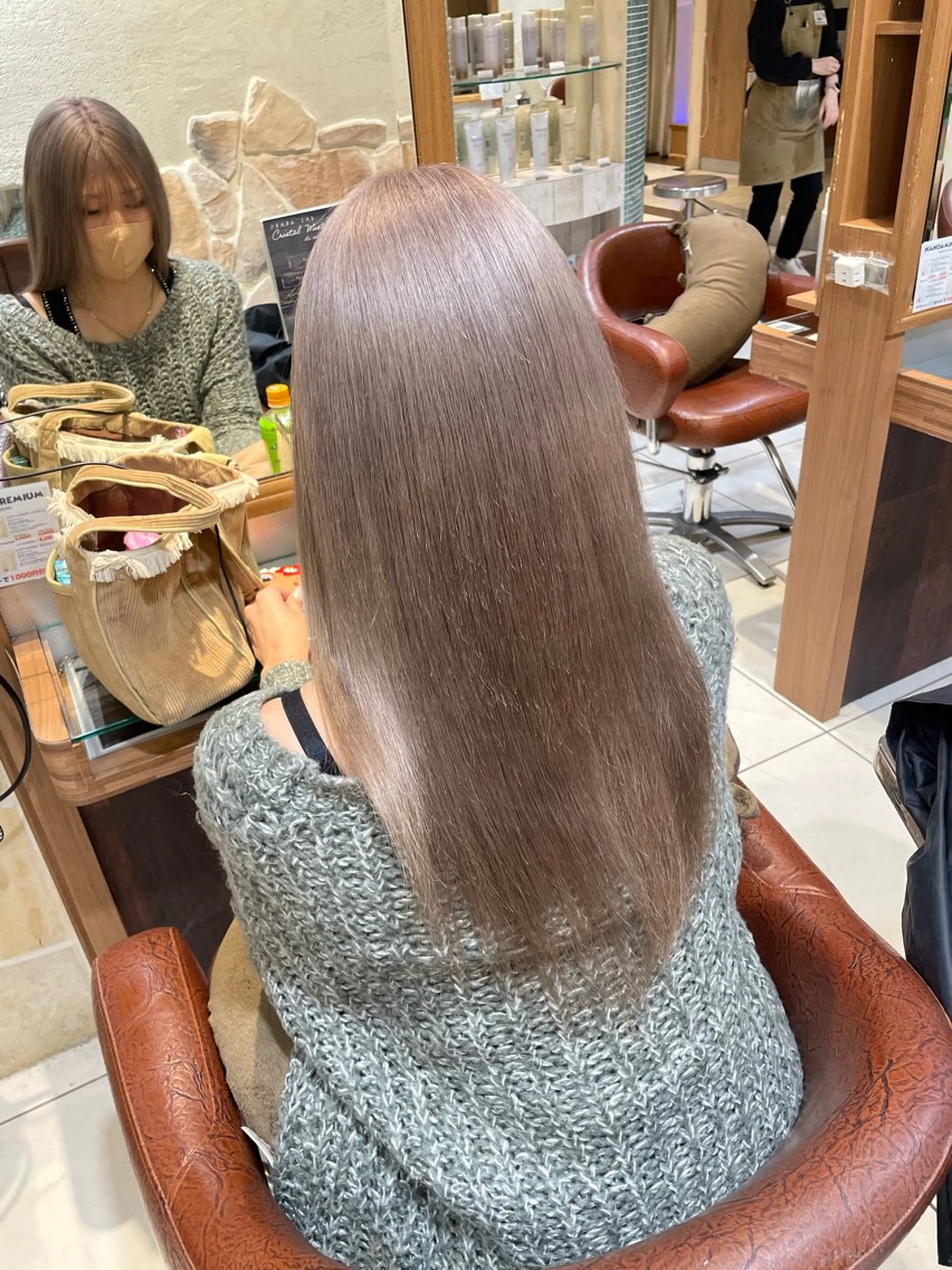 ロング カラー 赤みを押えたカラー➰ ケアブリーチのヘアスタイル