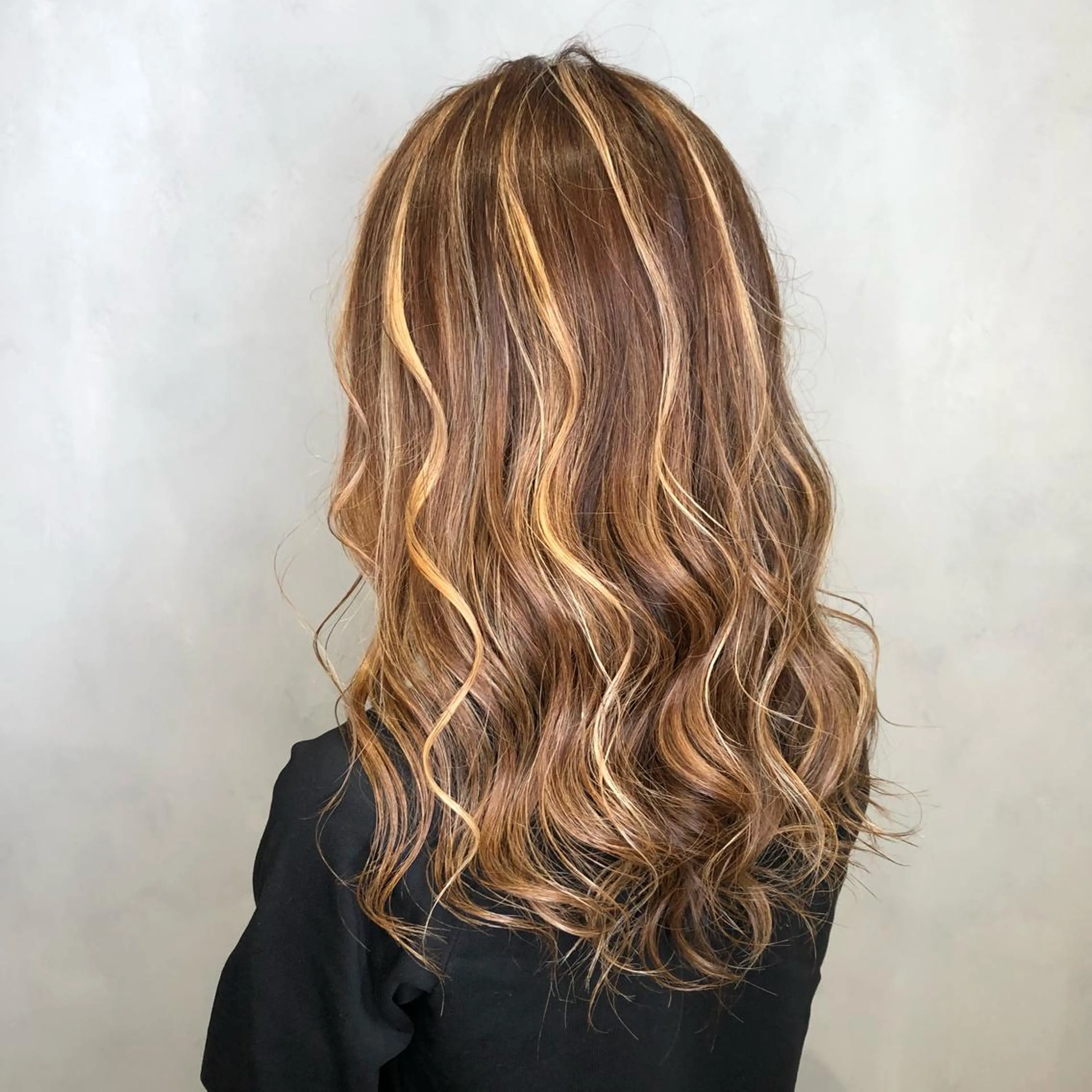 ロング カラー ハイライトカラー ハイライト ヘアカラー 井澤 和花のヘアスタイル