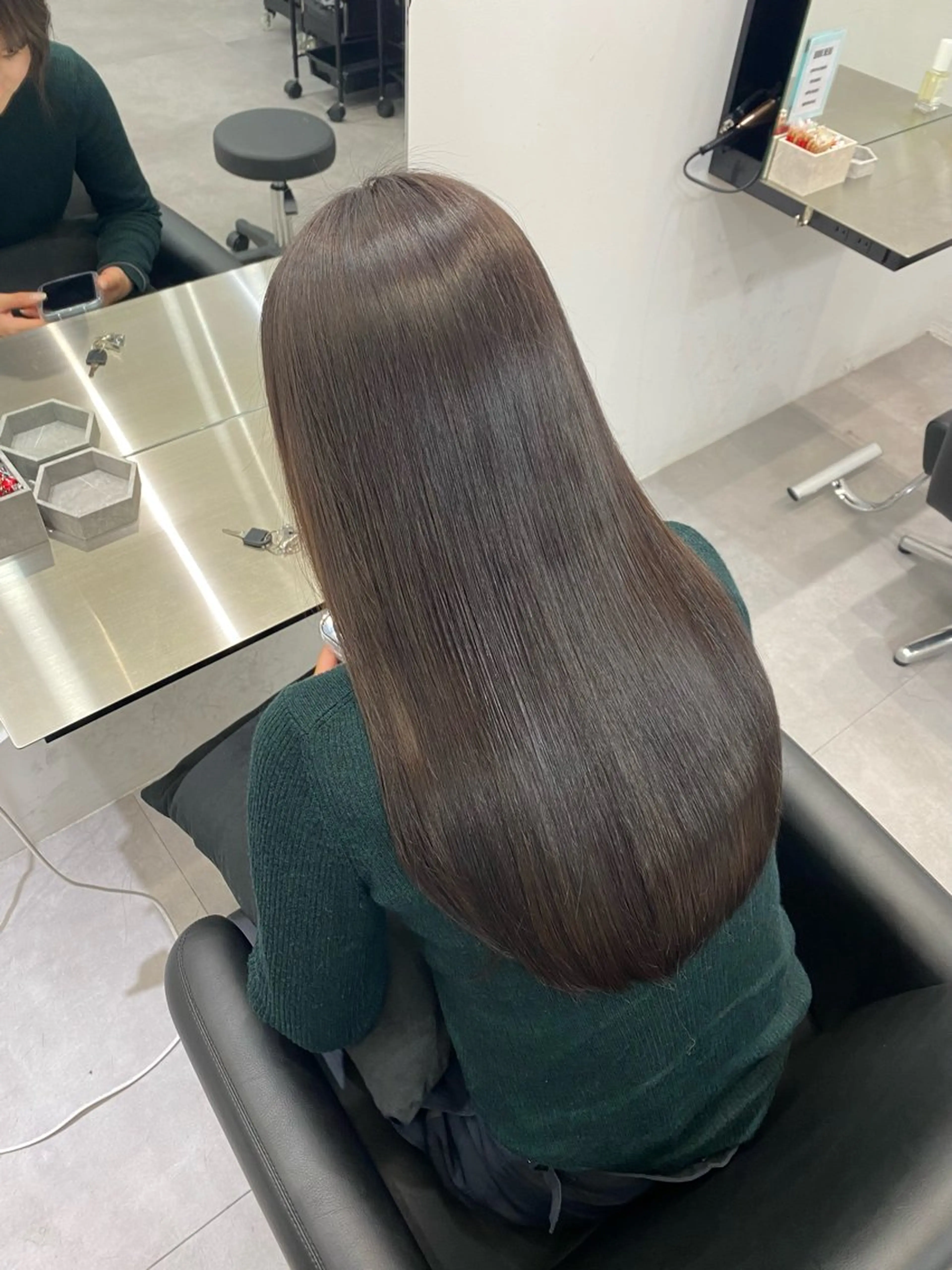 ロング カット 縮毛矯正 トリートメント Core mikuaのヘアスタイル