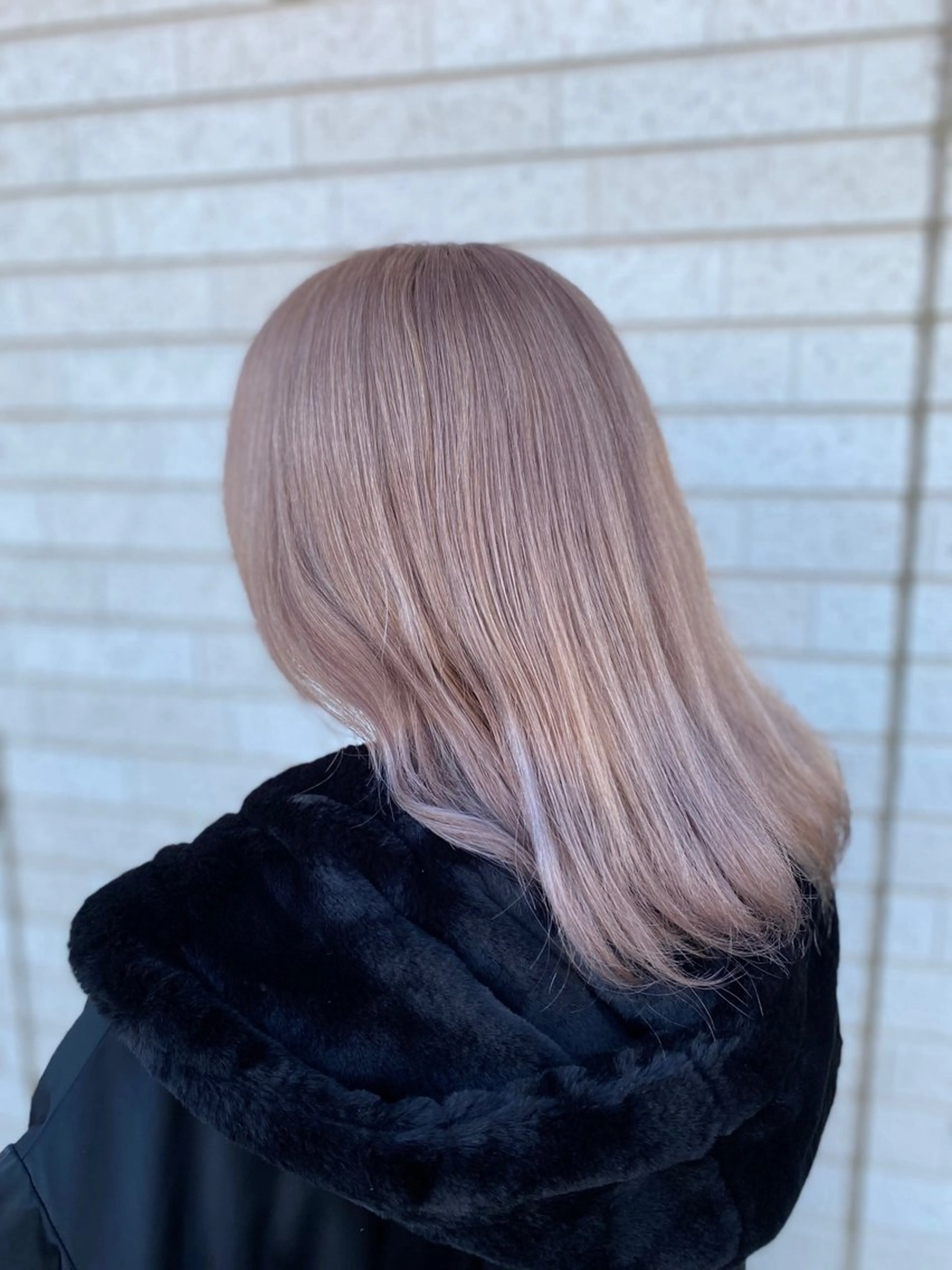 ミディアム カラー ベージュカラー ピンクカラー ピンクベージュ カット ヘアカラー 安住 千明のヘアスタイル