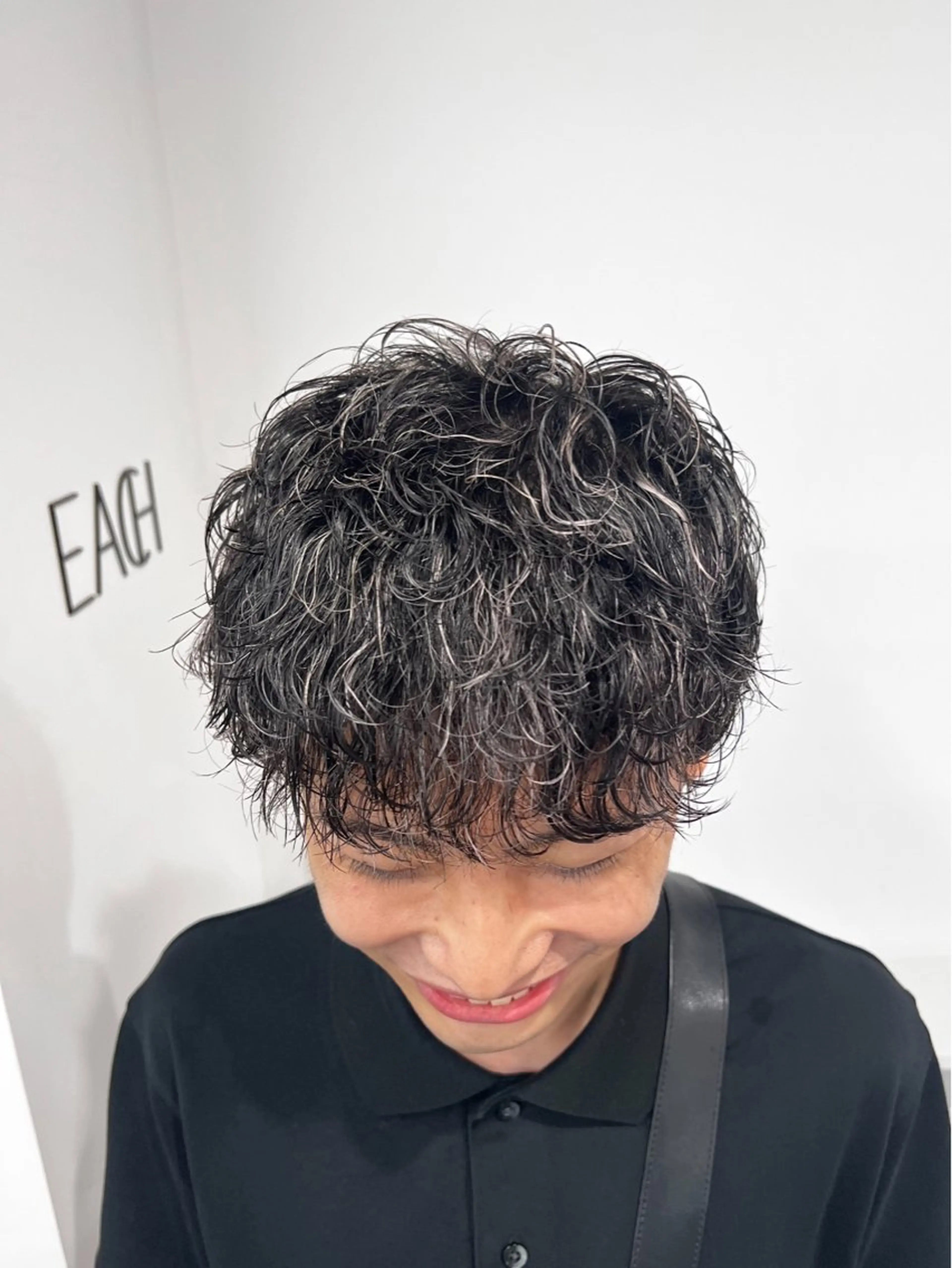 【新規限定】波巻きパーマ&ホワイトメッシュ+カット＋集中補修トリートメントの写真