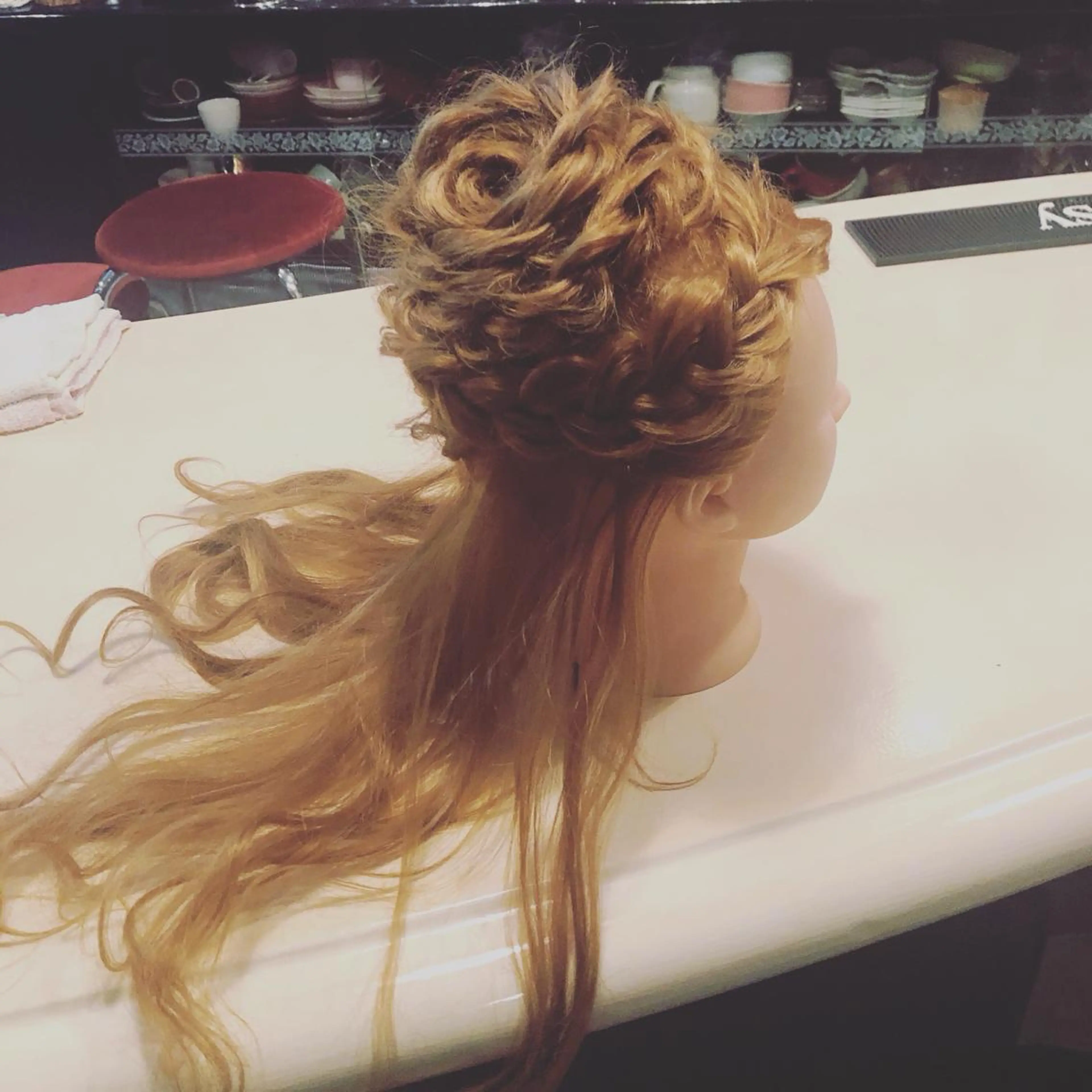 ロング カラー パーマ ヘアアレンジ メンズ キッズ ネイル マツエク・マツパ 銀河 ティンガーラのヘアスタイル