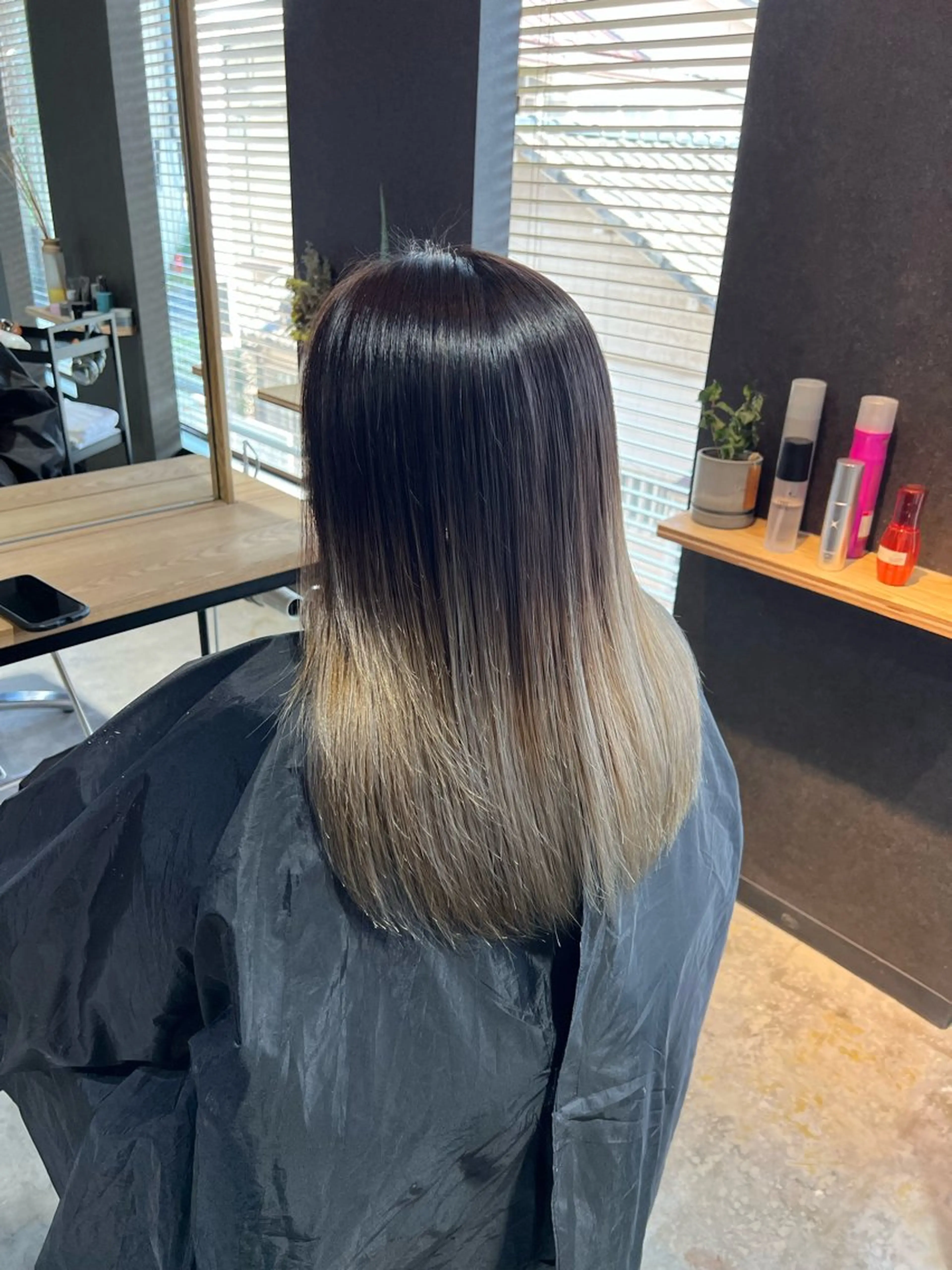 カラー 久永 菫のヘアスタイル