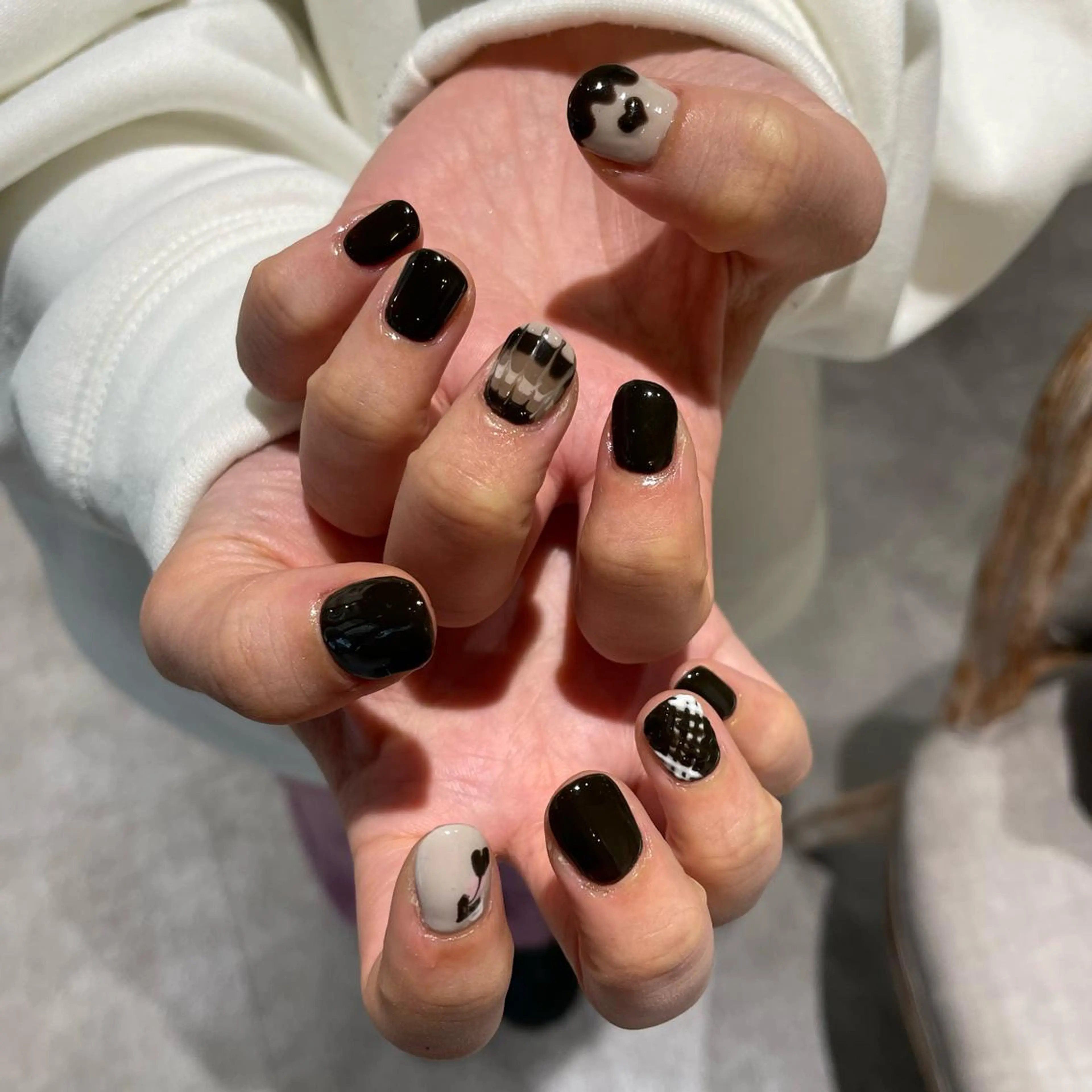 ネイル バレンタイン ハンドネイル ハイトーン🦄ネイル 💞のぶちのネイルデザイン