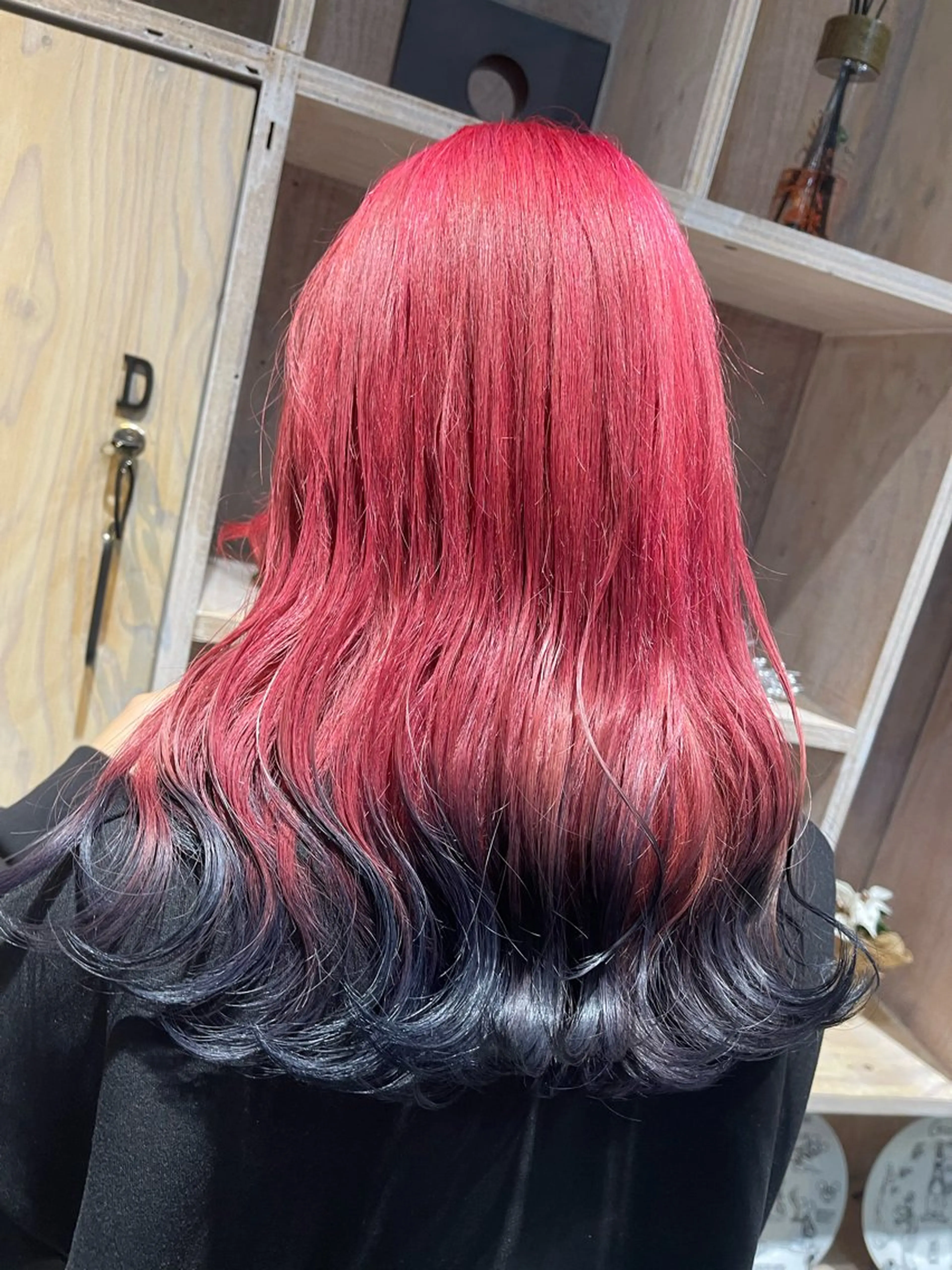 カラー ブリーチ ヘアカラー トリートメント アールラーゴ所属・宮島 華湖のヘアスタイル
