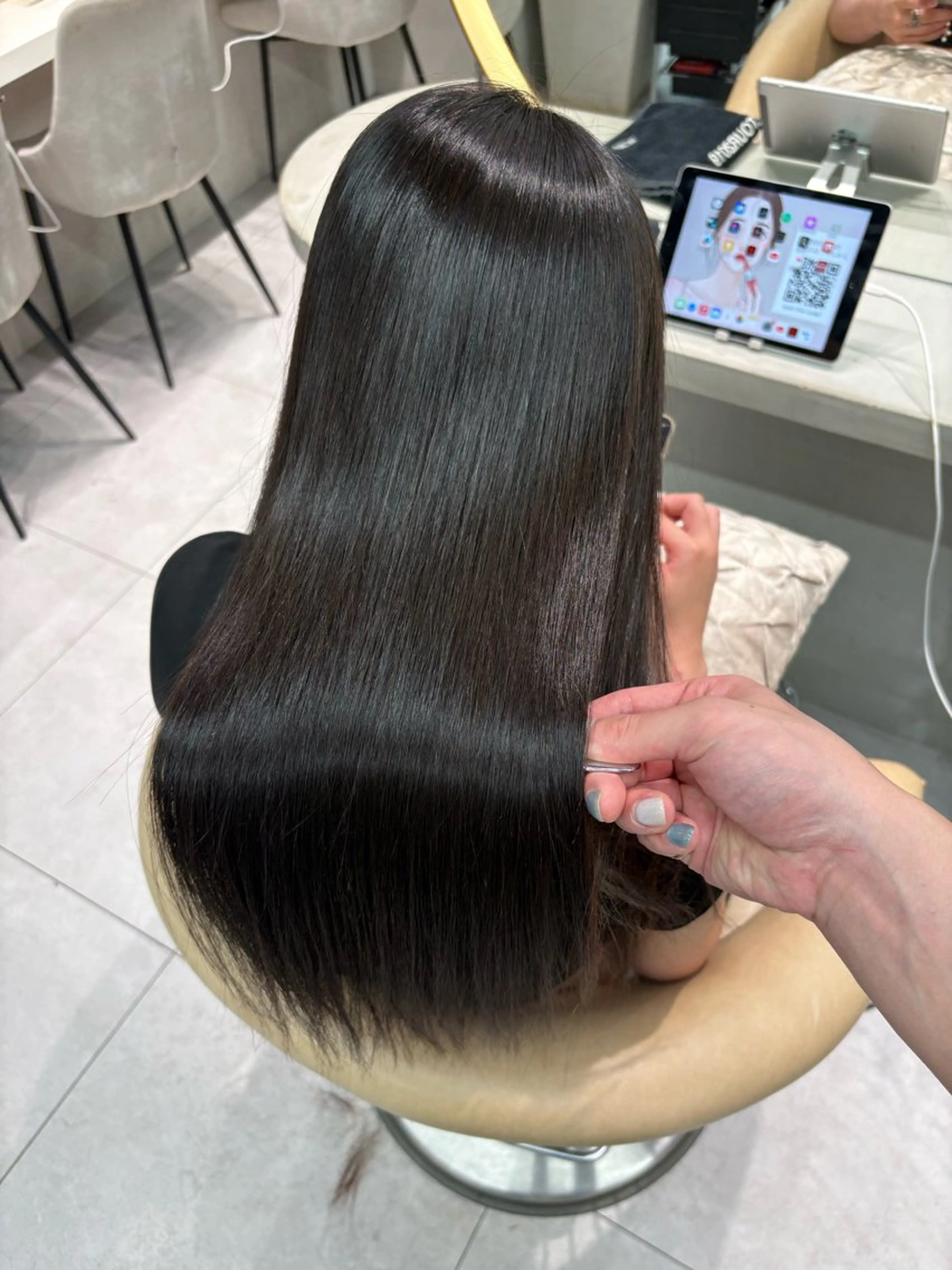 ロング 縮毛矯正 トリートメント 福岡縮毛矯正✨️ ストレート 向井和輝のヘアスタイル