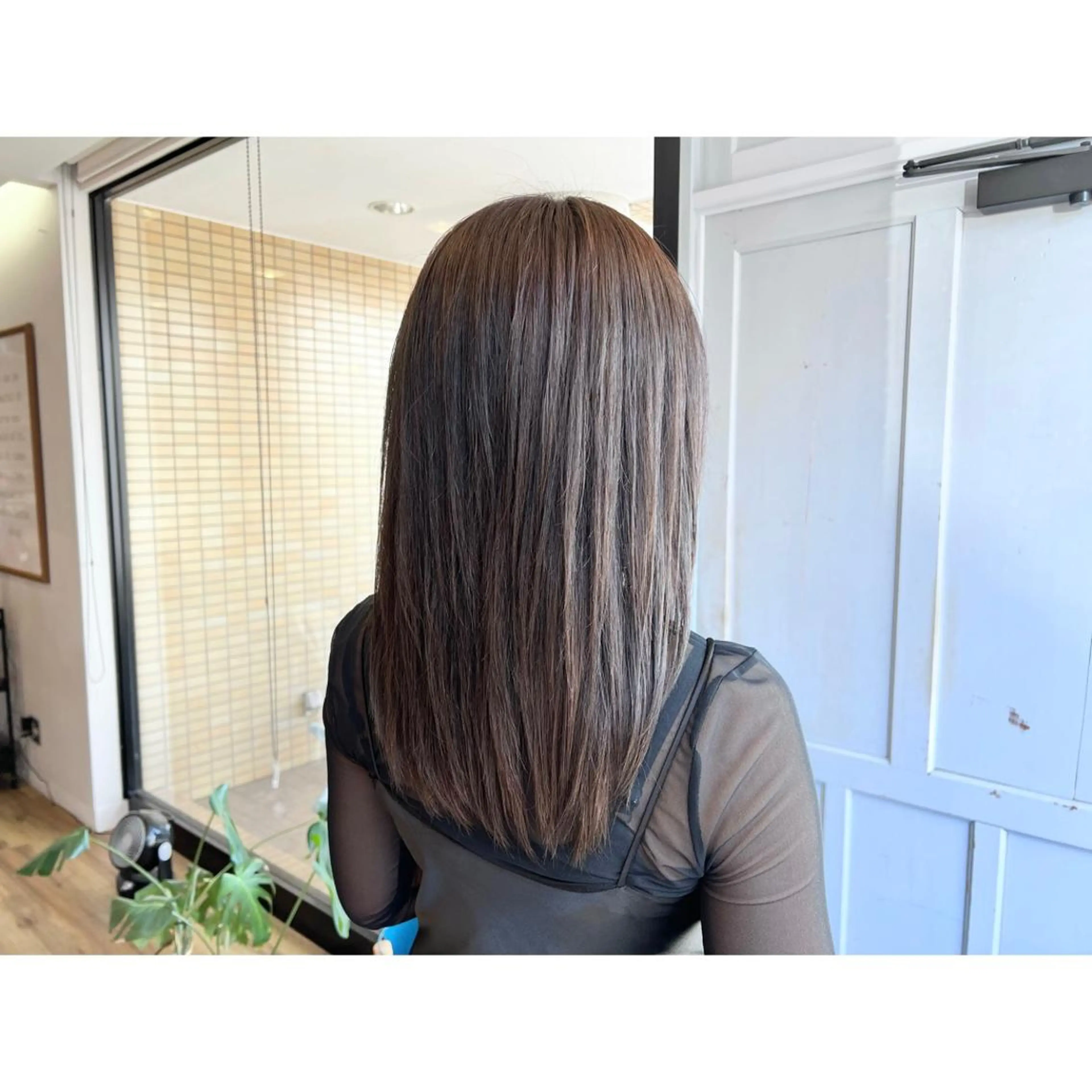ロング カラー グレージュ ヘアカラー トリートメント ツキダテ ユイのヘアスタイル