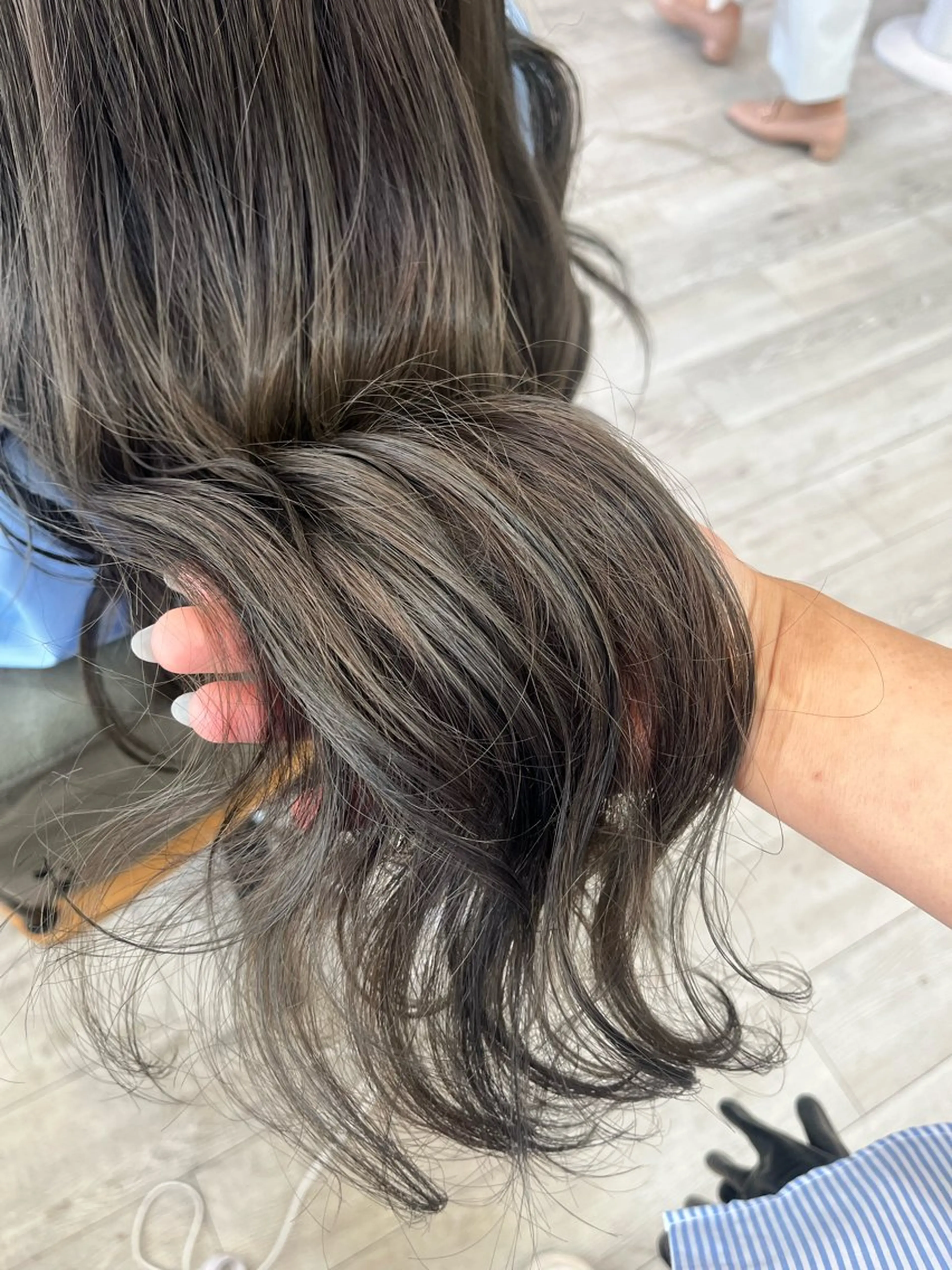 ロング カラー ブリーチ グレージュ カット ヘアカラー トリートメント Charme所属・佐藤 瑚碧のヘアスタイル