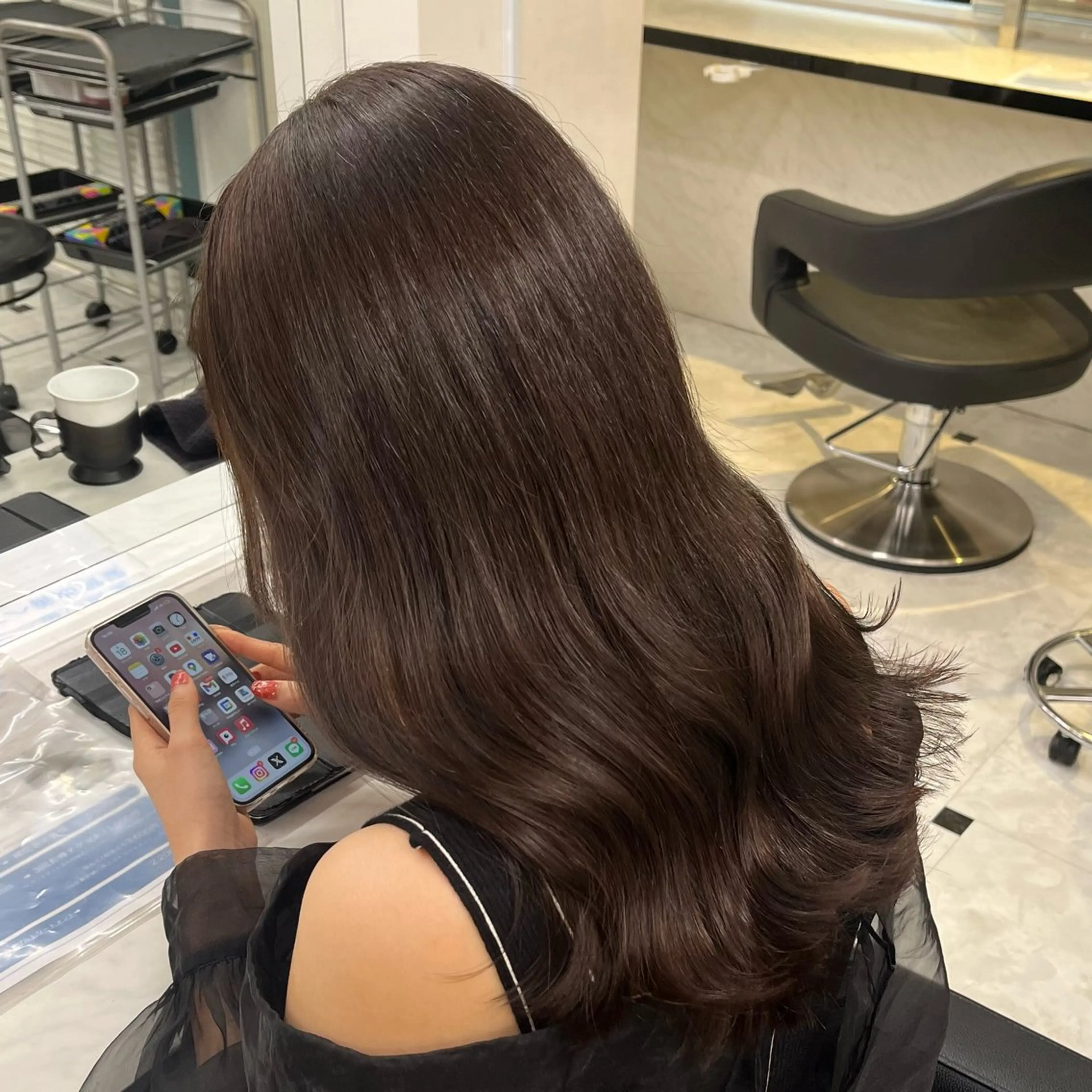 セミロング カラー ヘアアレンジ 🍒透明感カラー🌨 🥕ハイトーンカラーのヘアスタイル